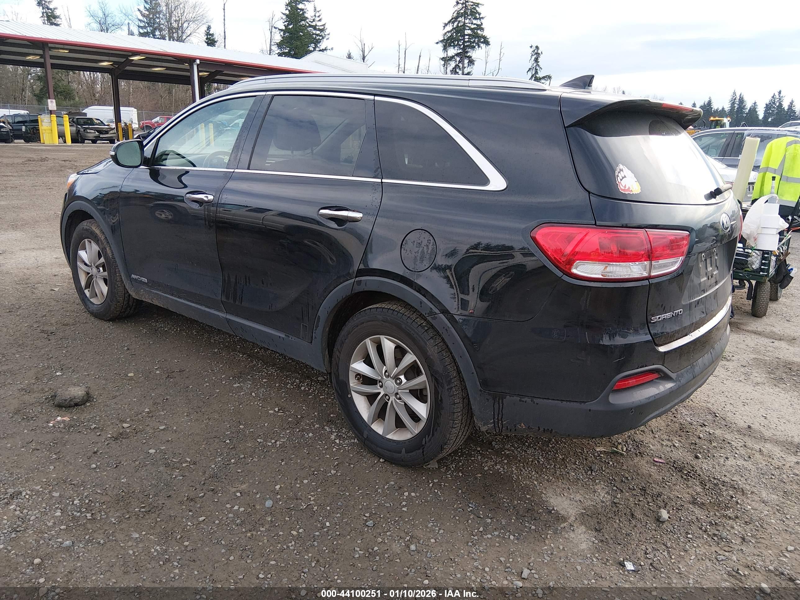 KIA SORENTO image 3