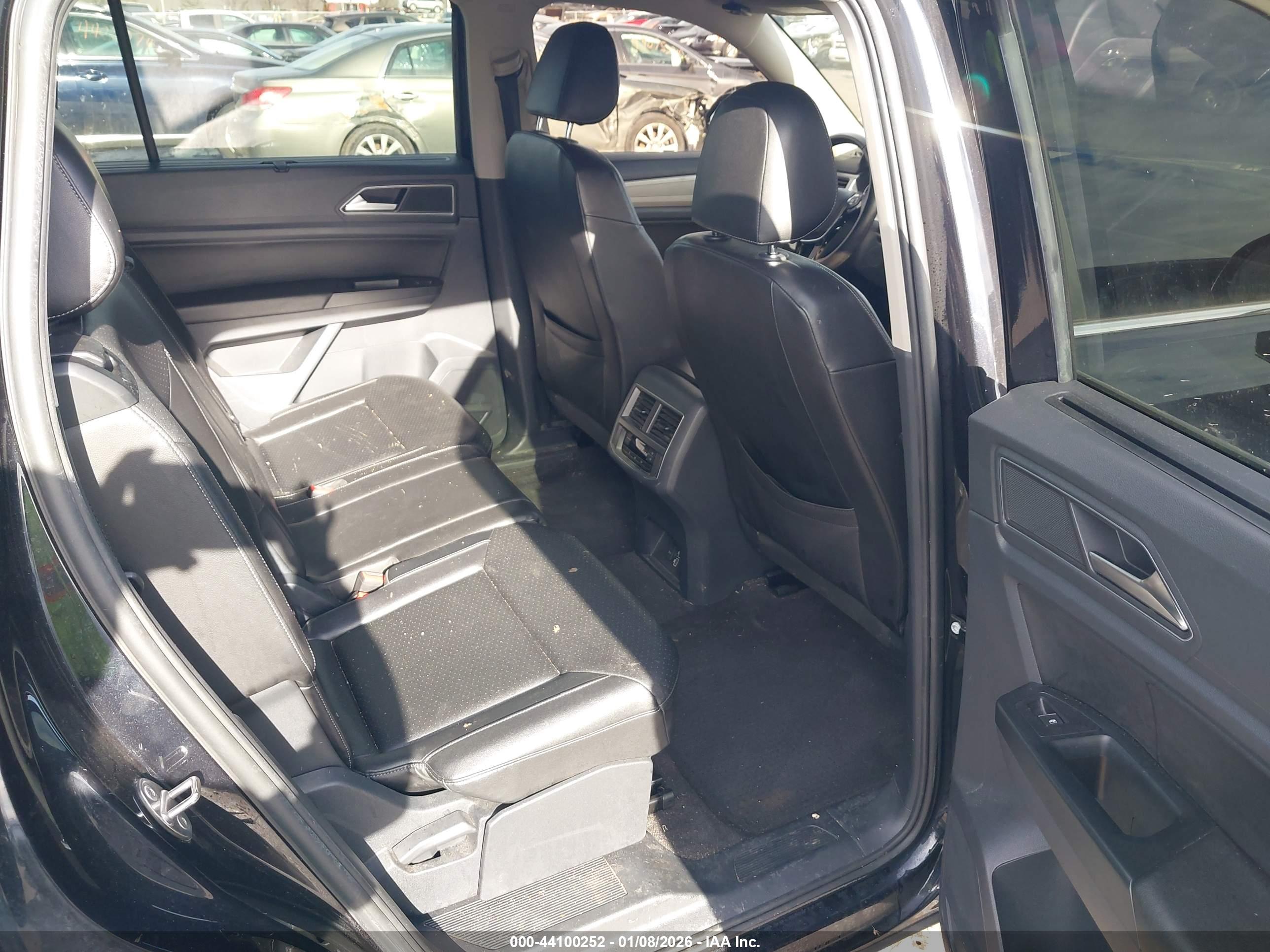 VOLKSWAGEN ATLAS image 8