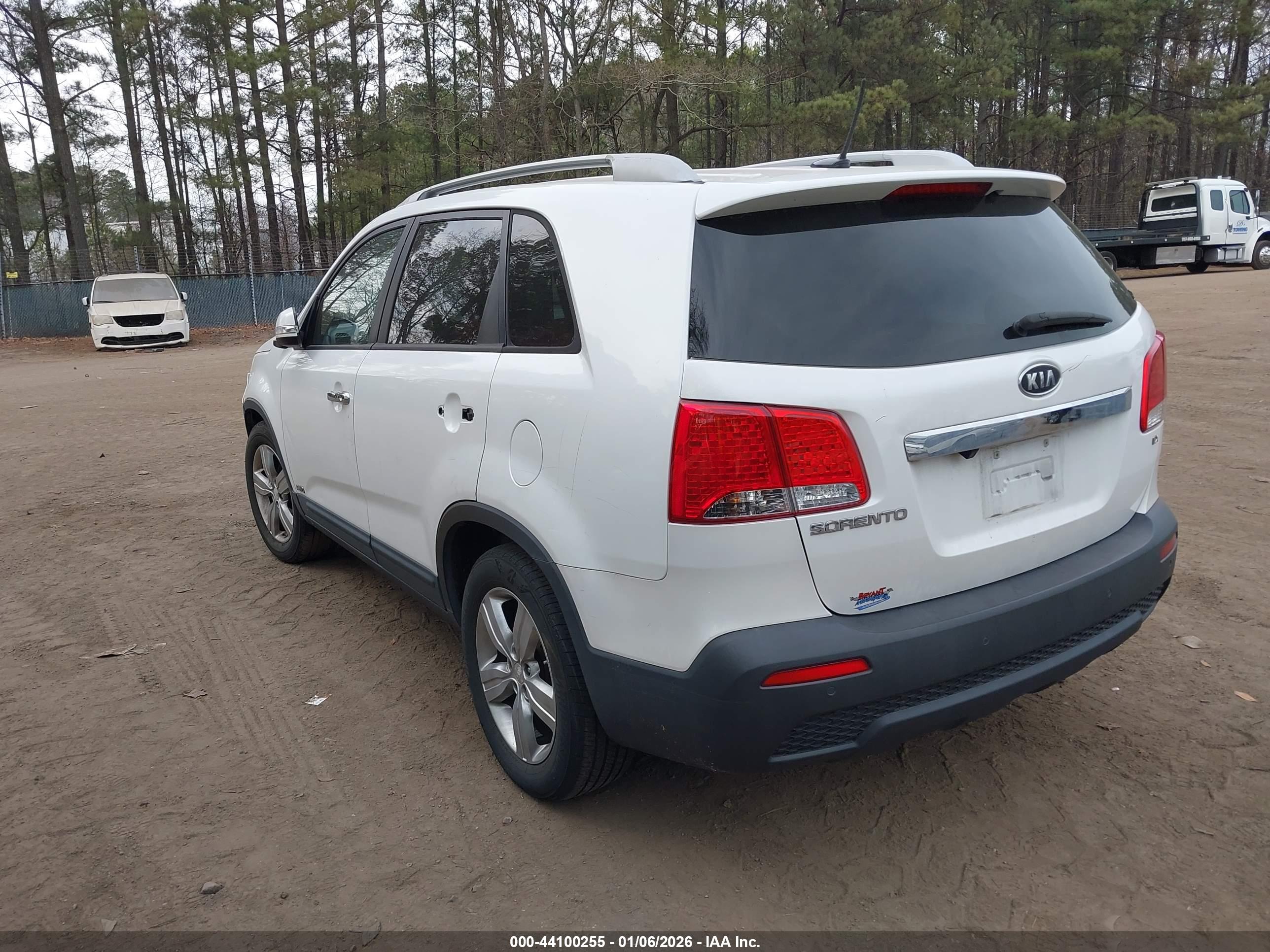 KIA SORENTO image 3