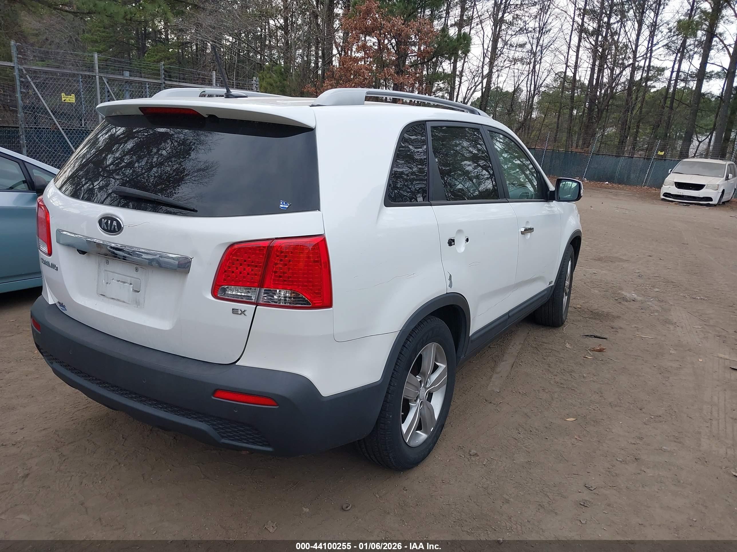 KIA SORENTO image 4
