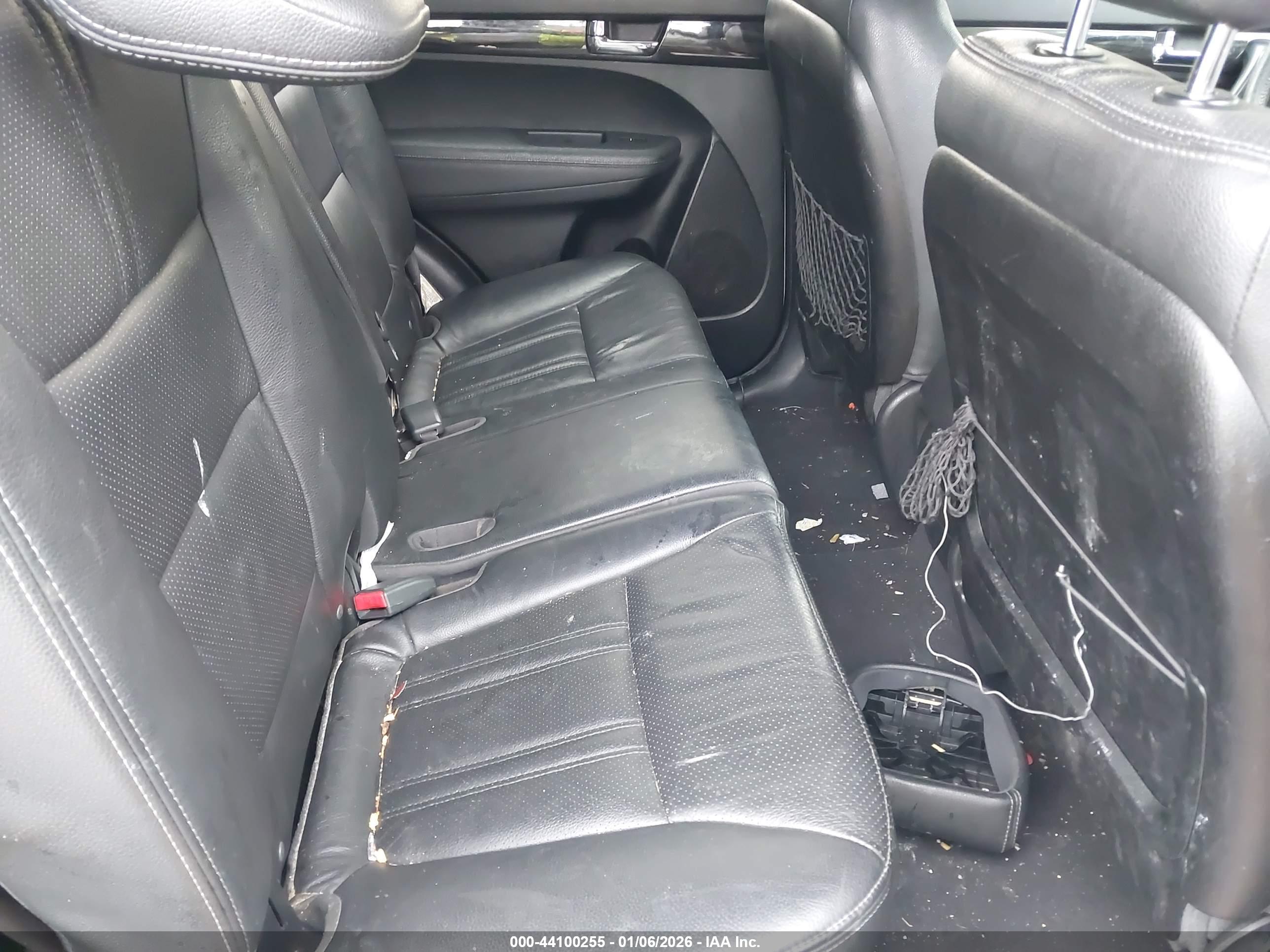 KIA SORENTO image 8
