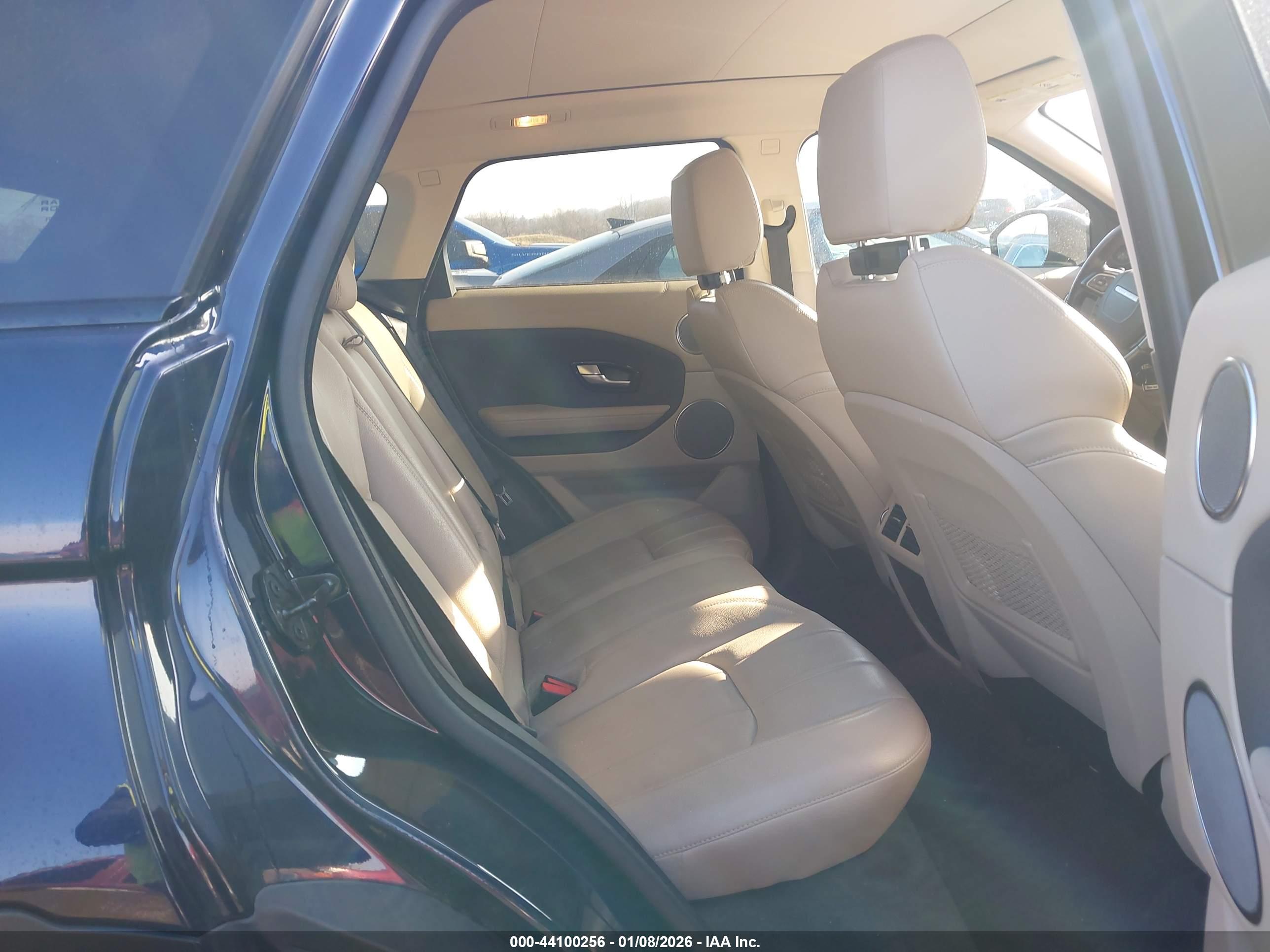 LAND ROVER image 8