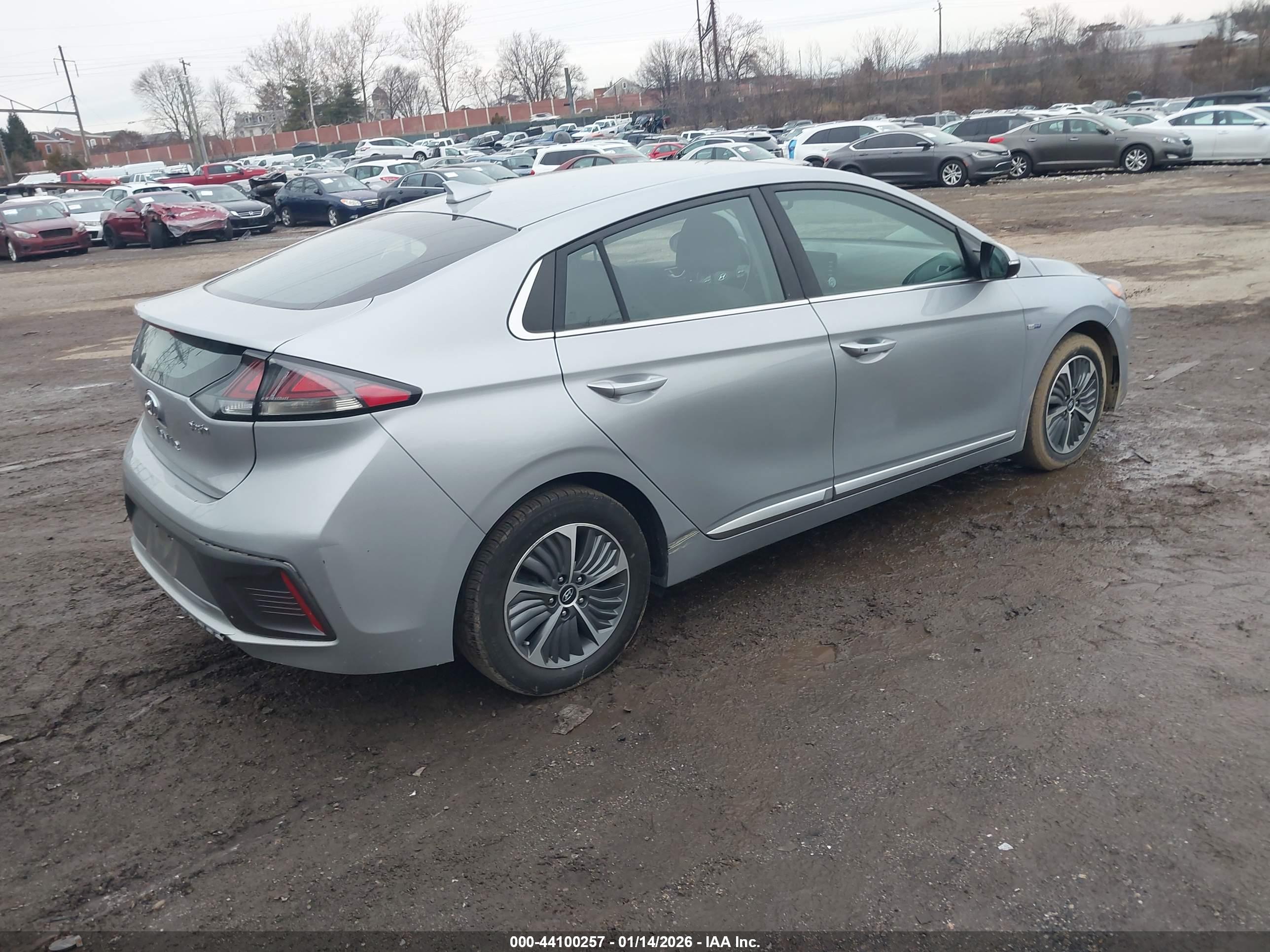 HYUNDAI IONIQ image 4