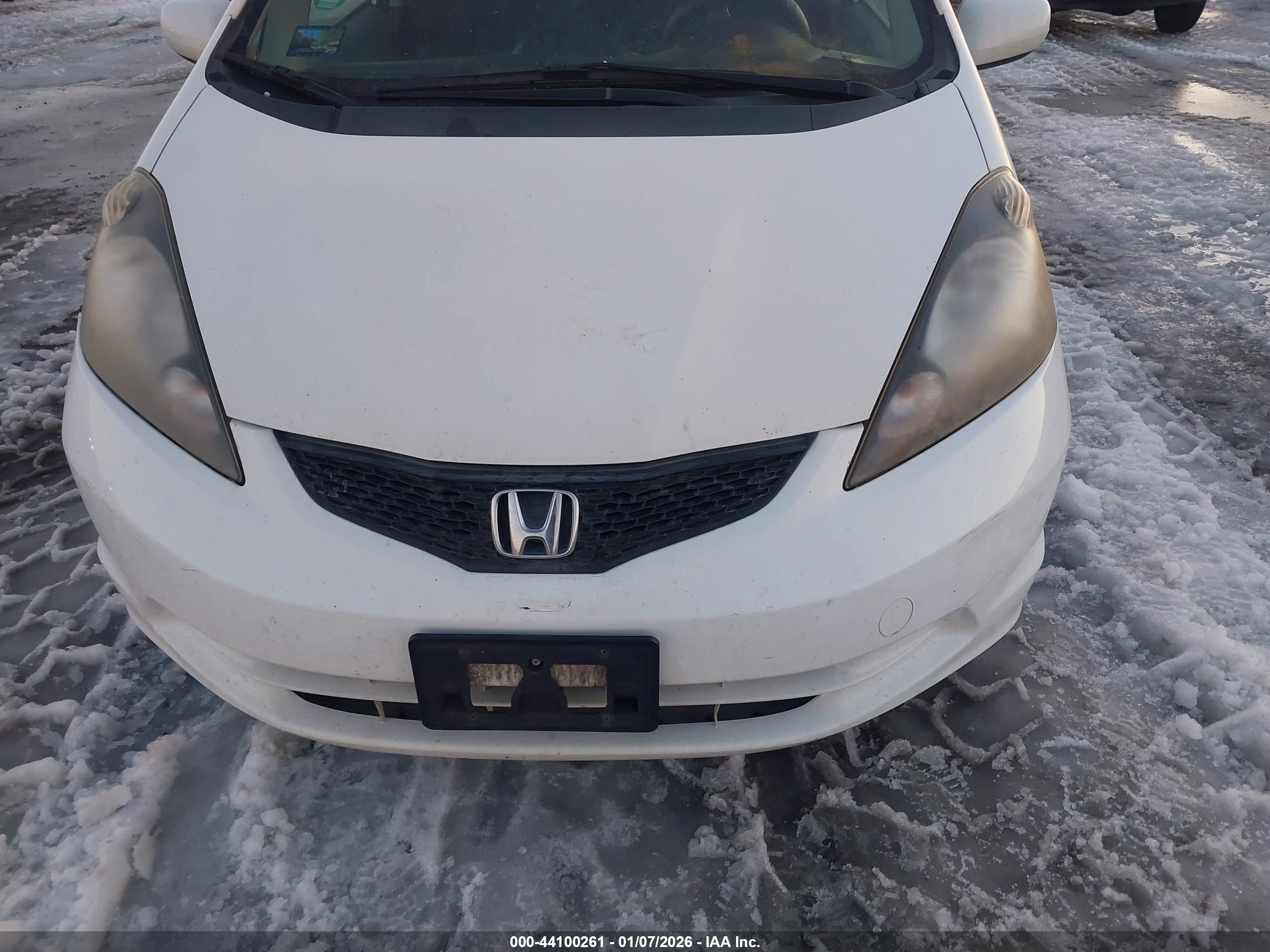 HONDA FIT image 6