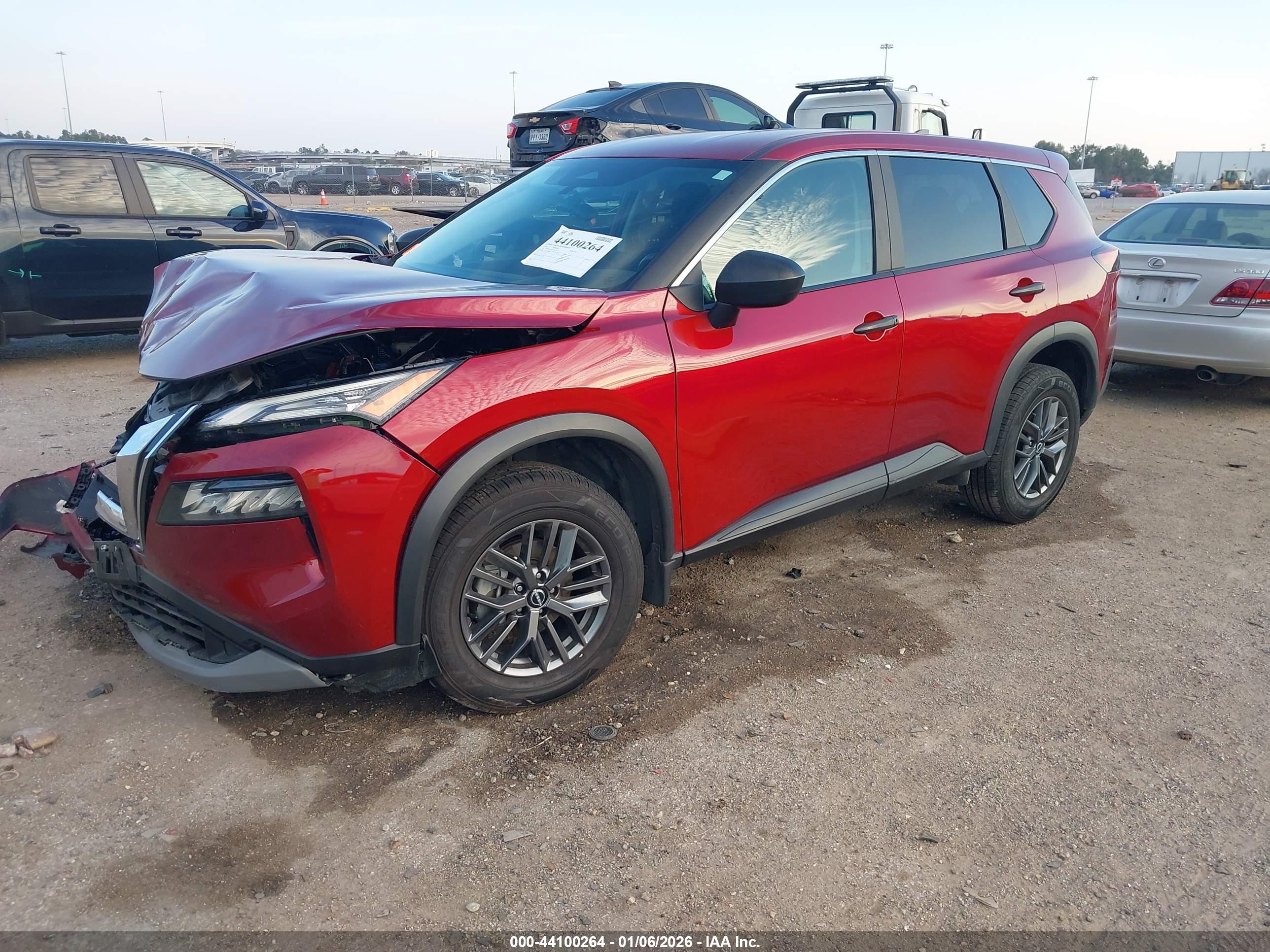 NISSAN ROGUE image 2