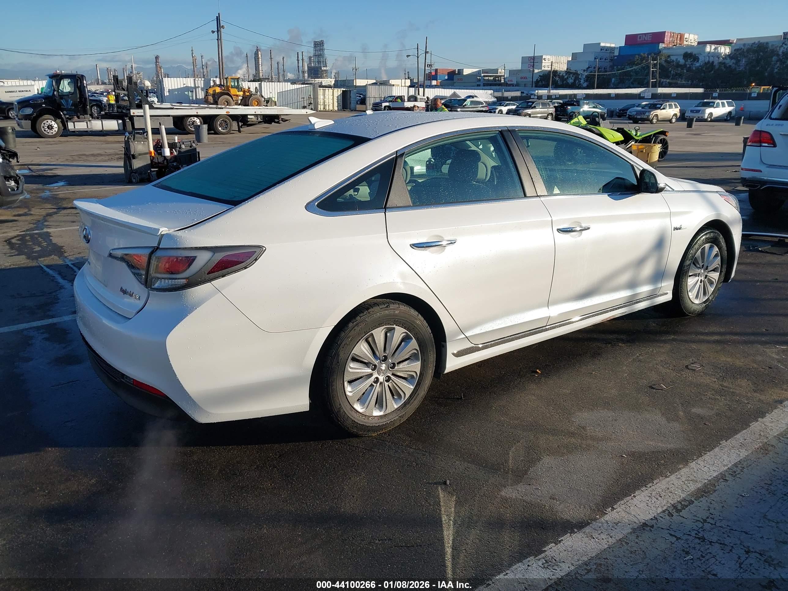 HYUNDAI SONATA image 4