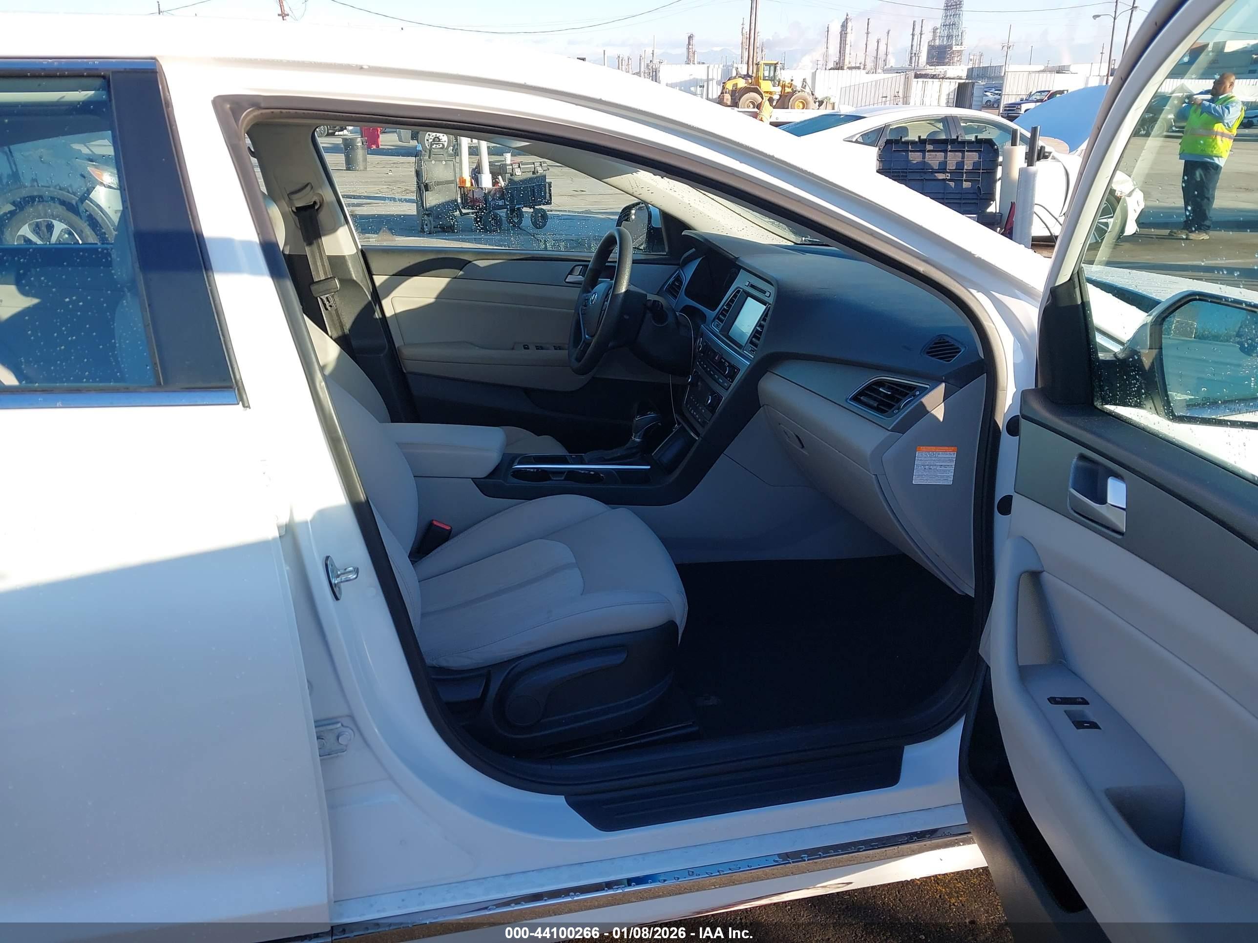 HYUNDAI SONATA image 5
