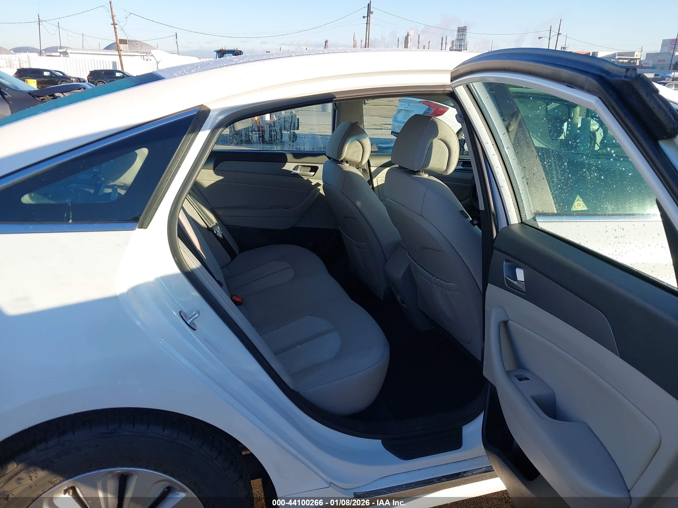 HYUNDAI SONATA image 8