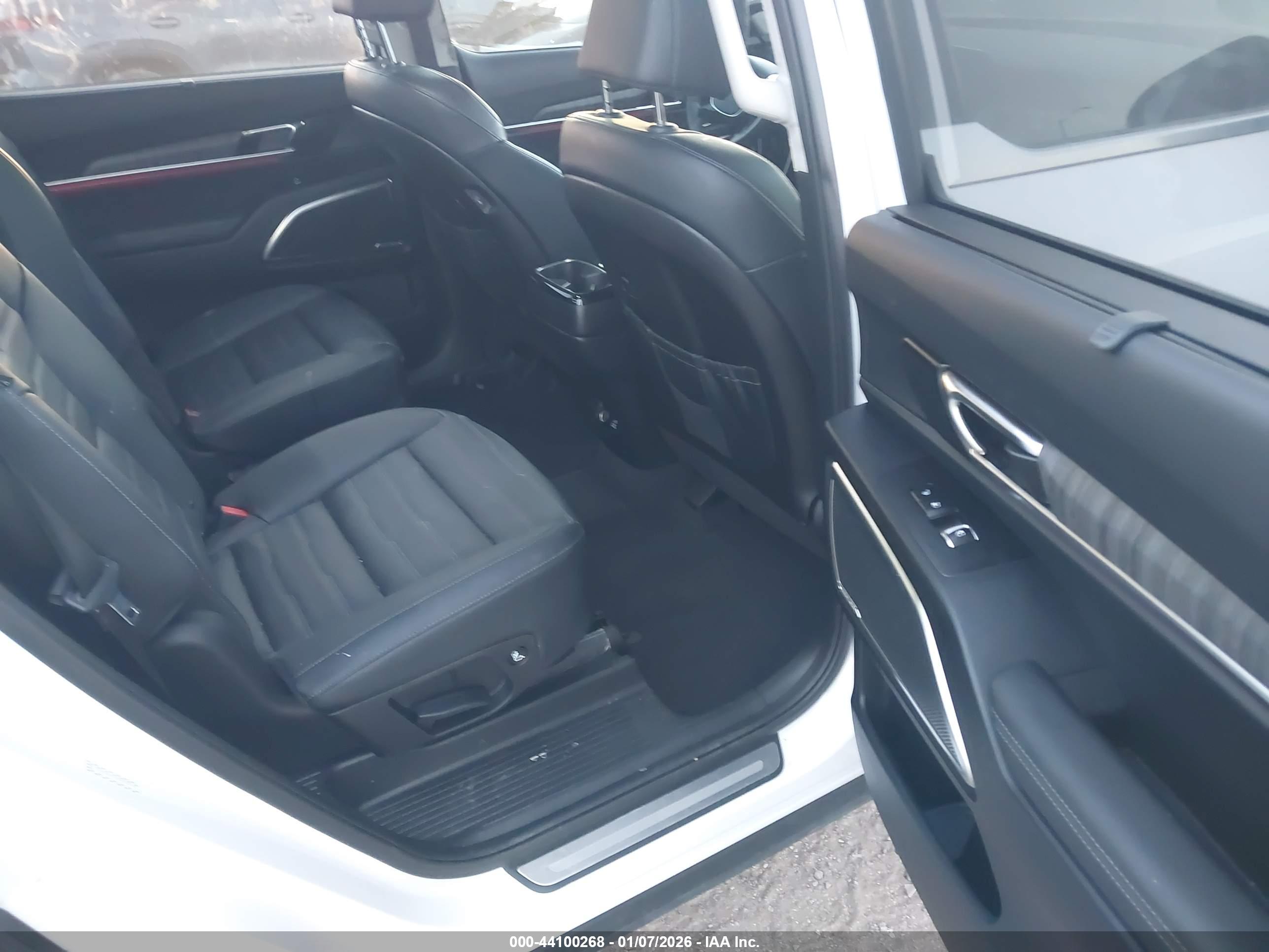 KIA TELLURIDE image 8