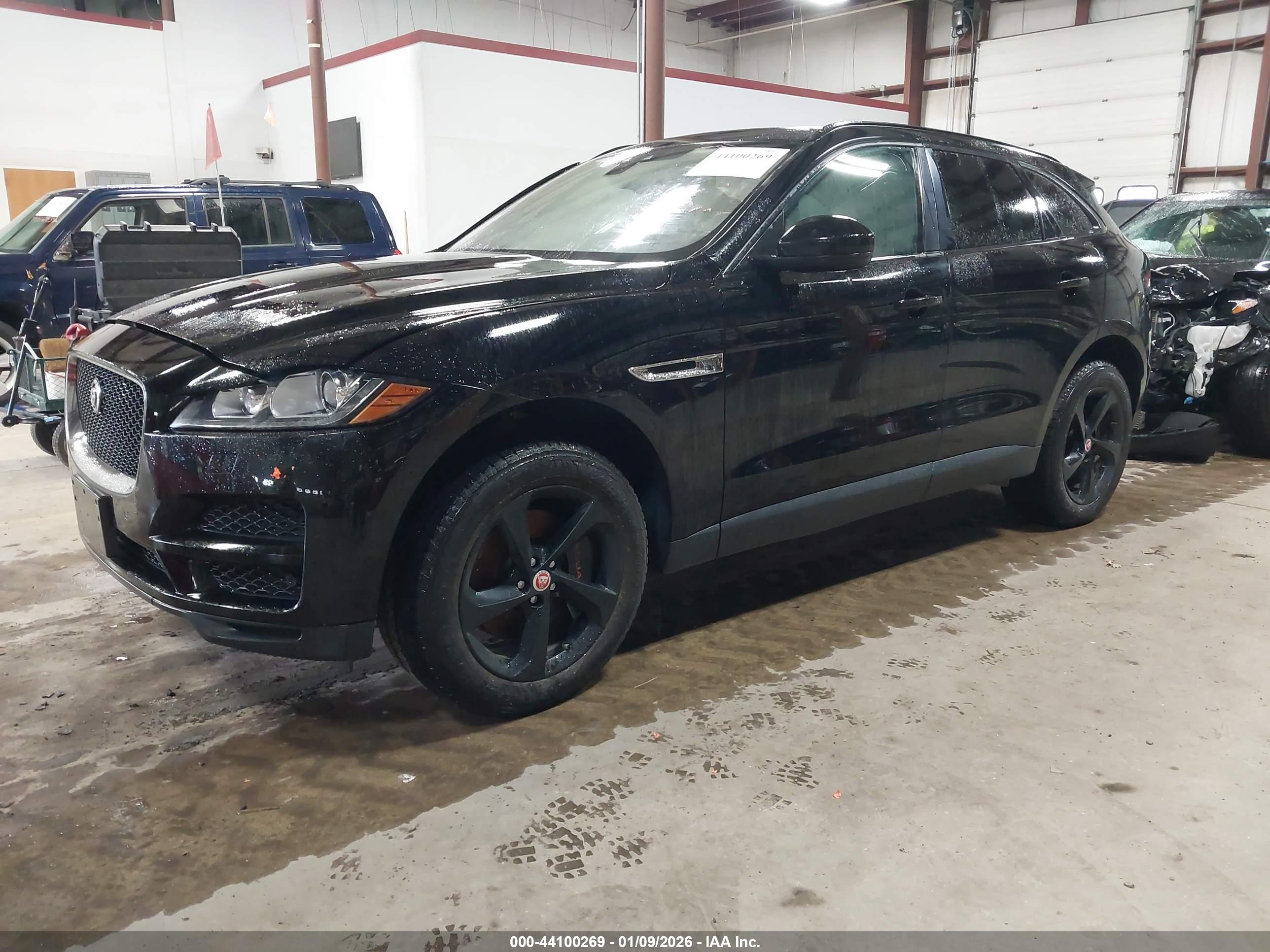 JAGUAR F-PACE image 2