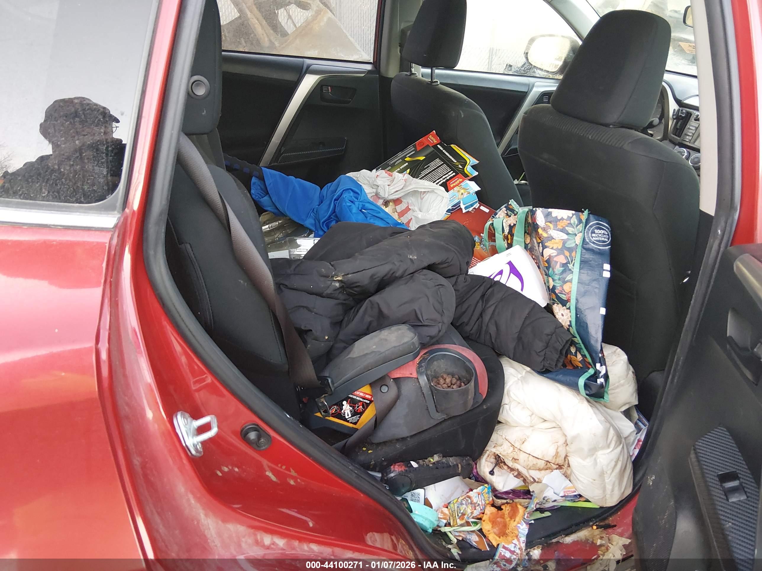 TOYOTA RAV4 image 8