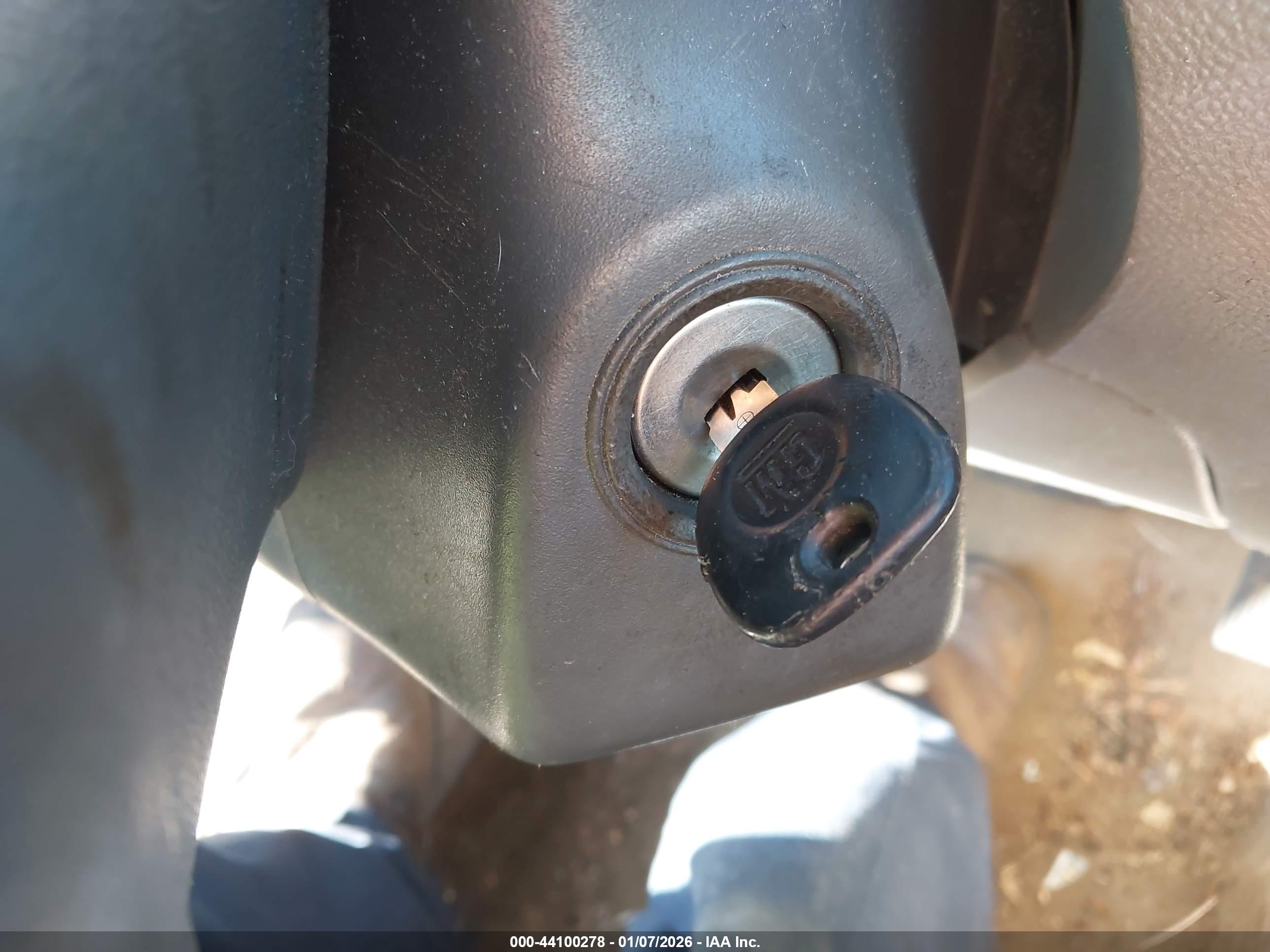 CHEVROLET HHR image 11