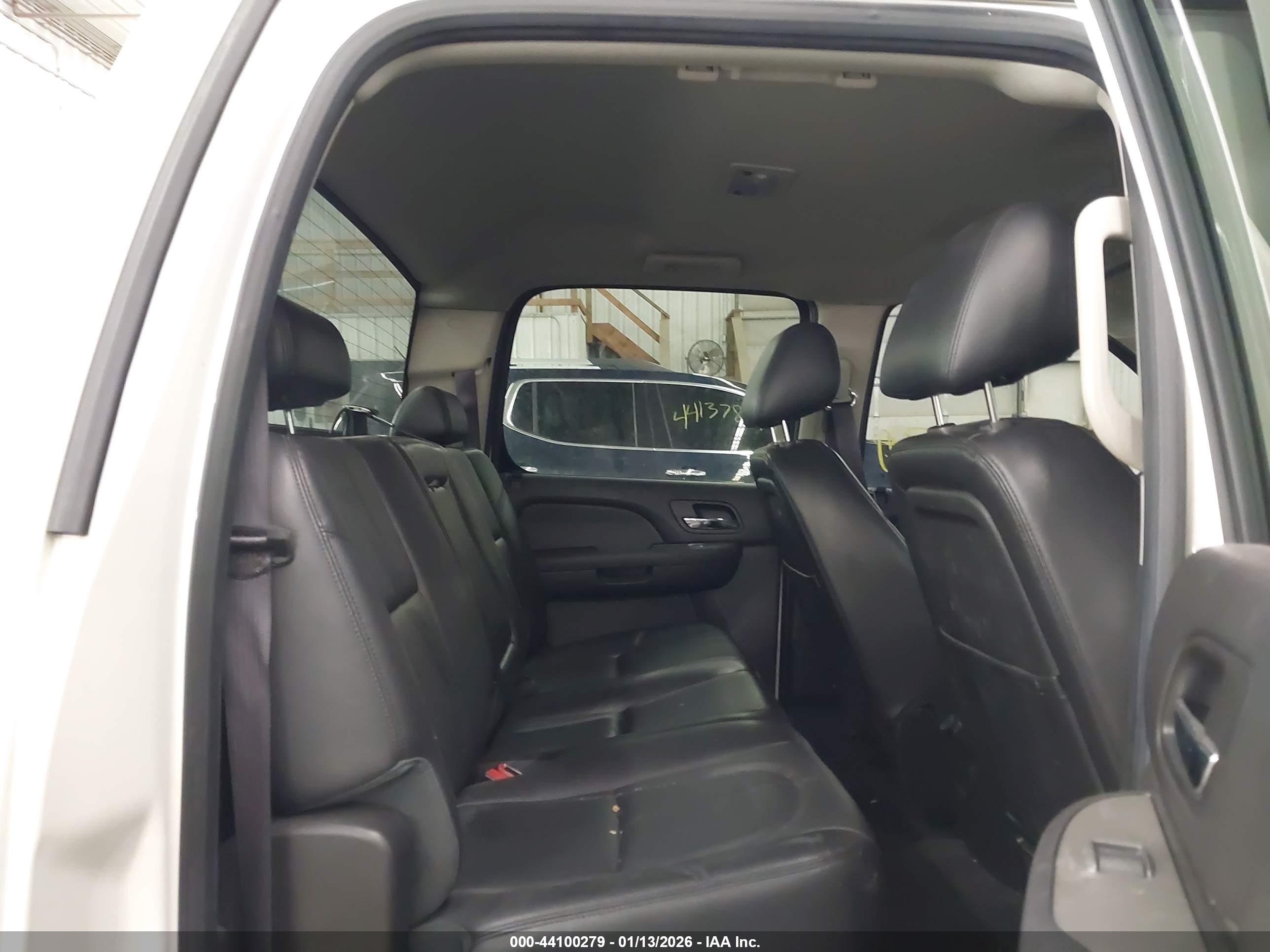 CHEVROLET SILVERADO image 8
