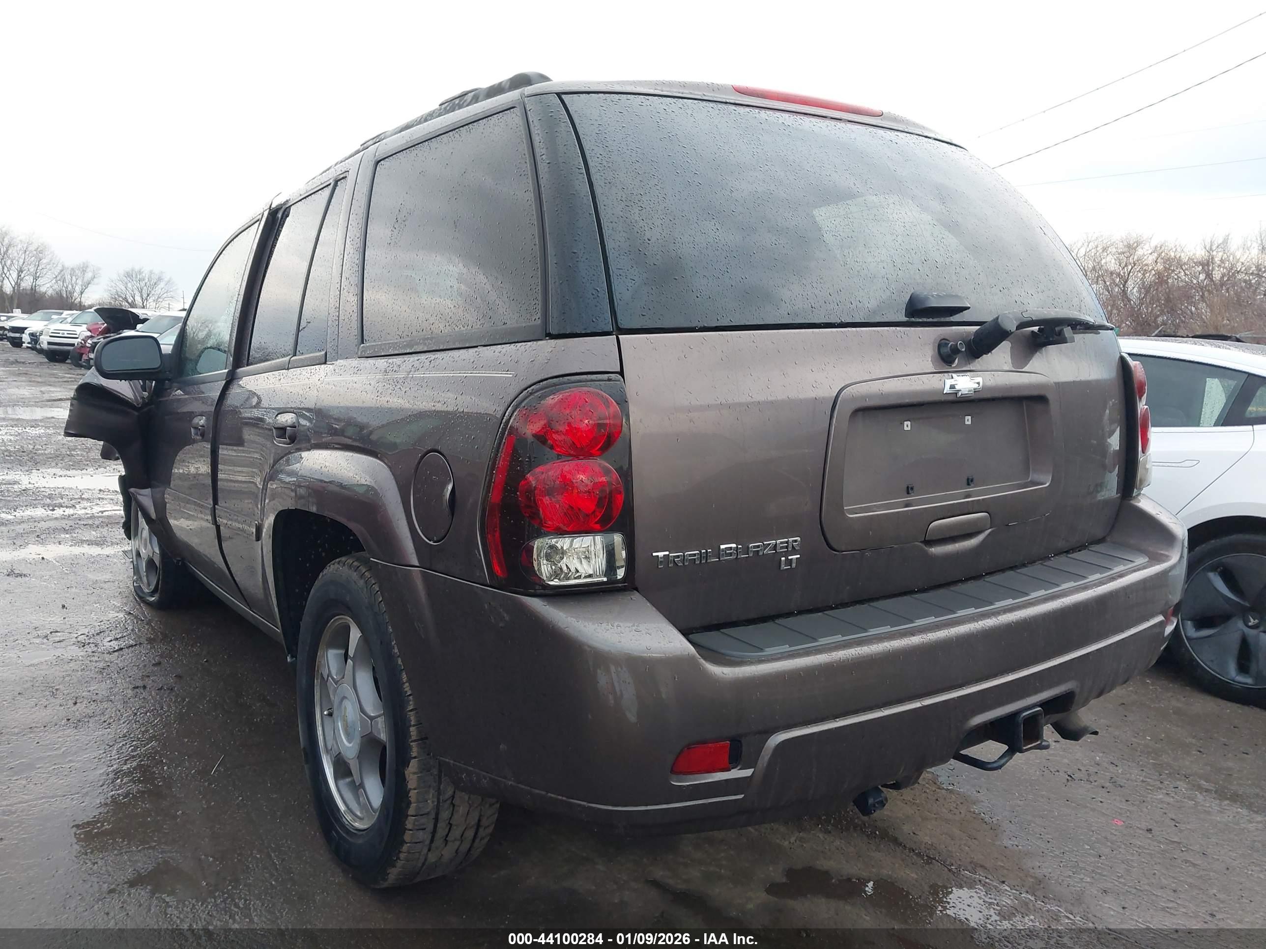 CHEVROLET TRAILBLAZER image 3