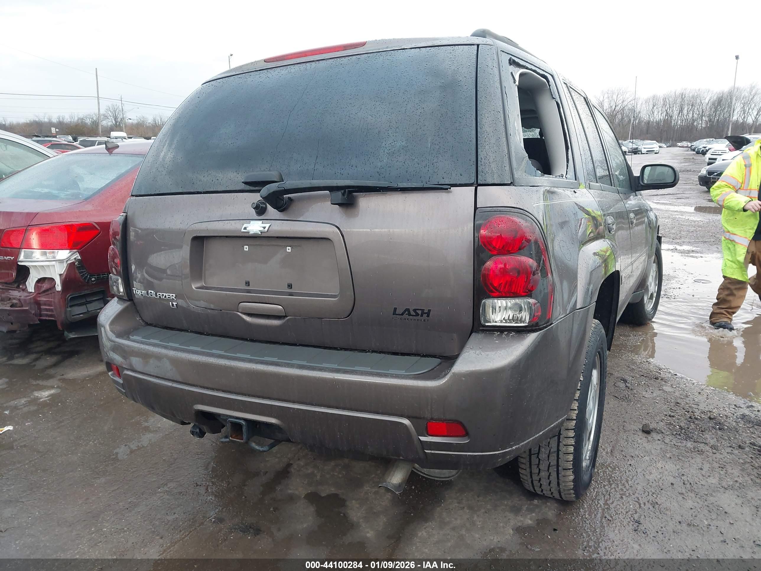 CHEVROLET TRAILBLAZER image 4