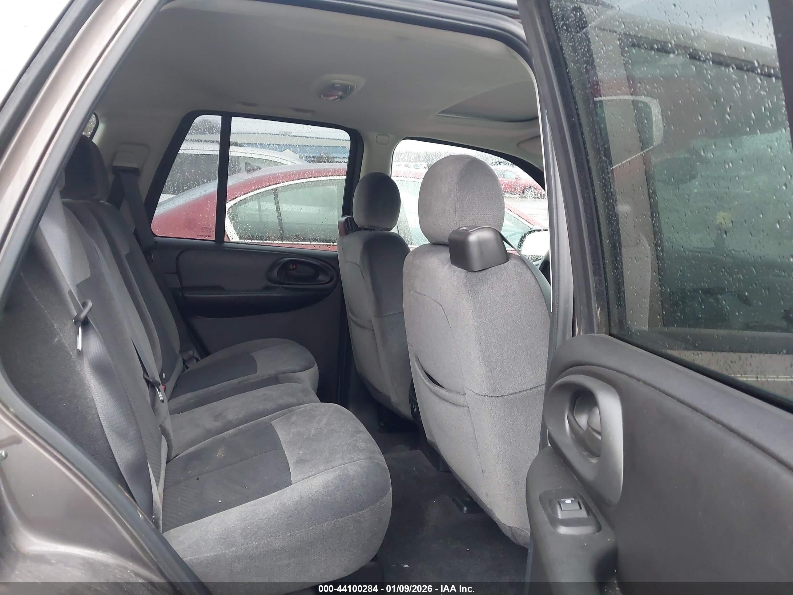 CHEVROLET TRAILBLAZER image 8