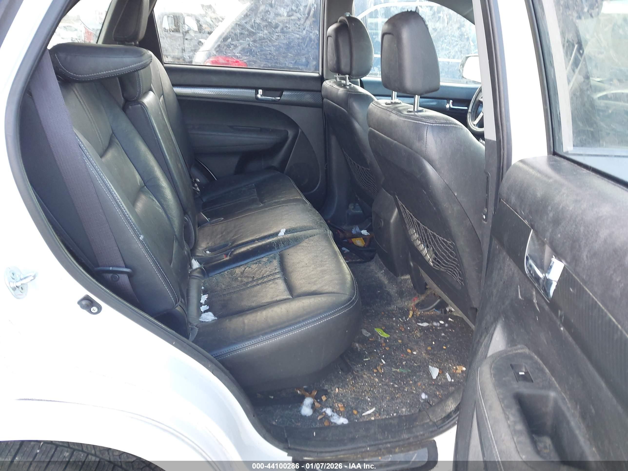 KIA SORENTO image 8