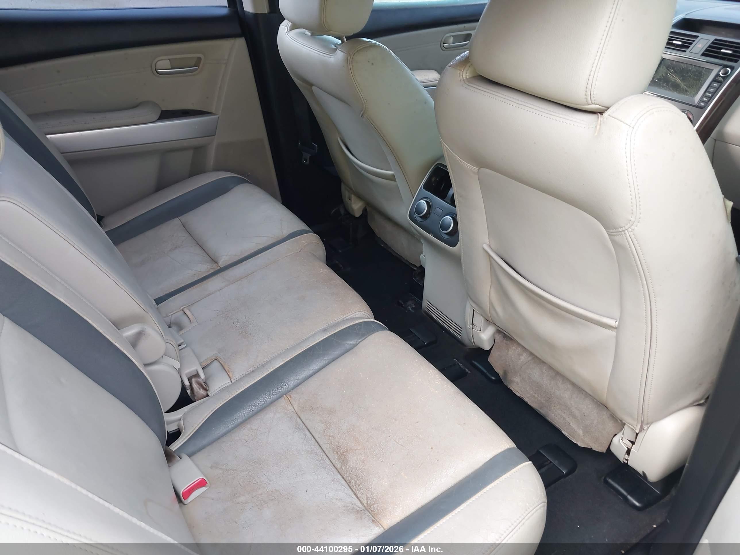 MAZDA CX-9 image 8