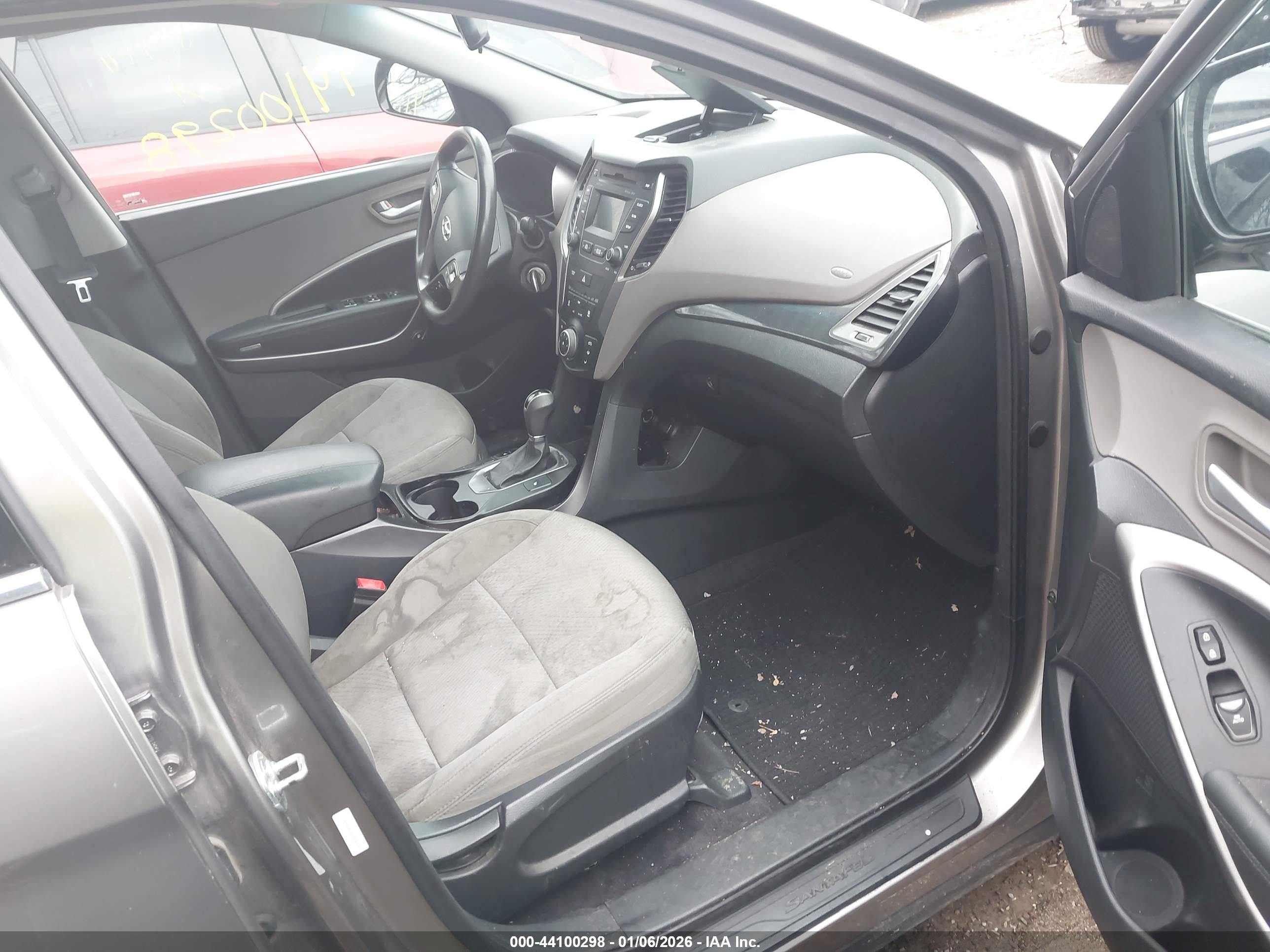 HYUNDAI SANTA image 5