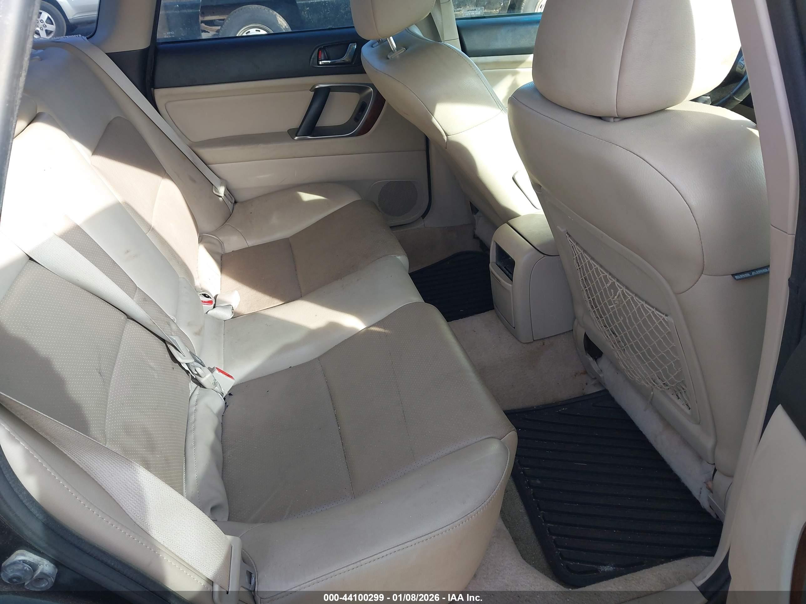 SUBARU OUTBACK image 8