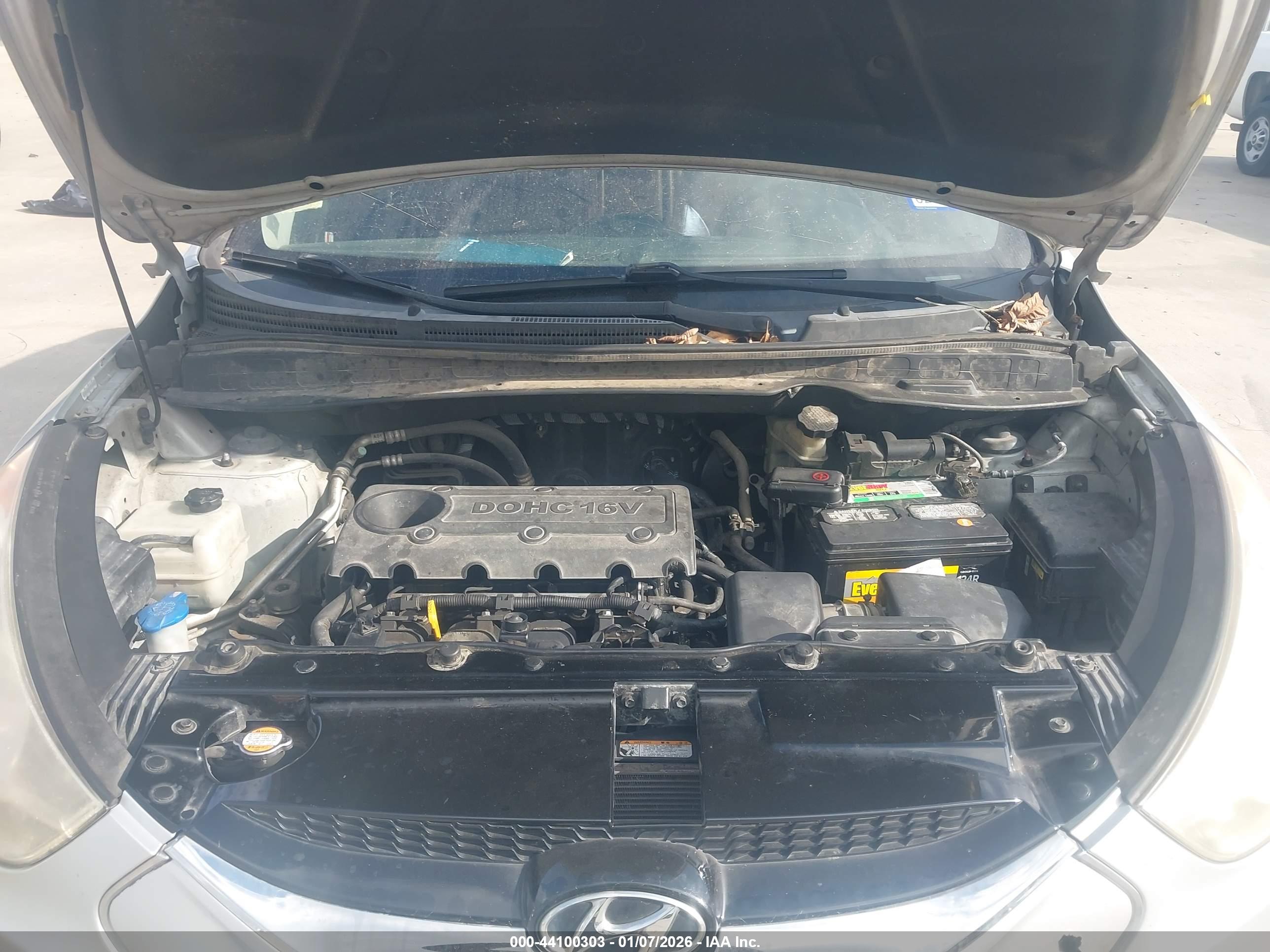 HYUNDAI TUCSON image 10