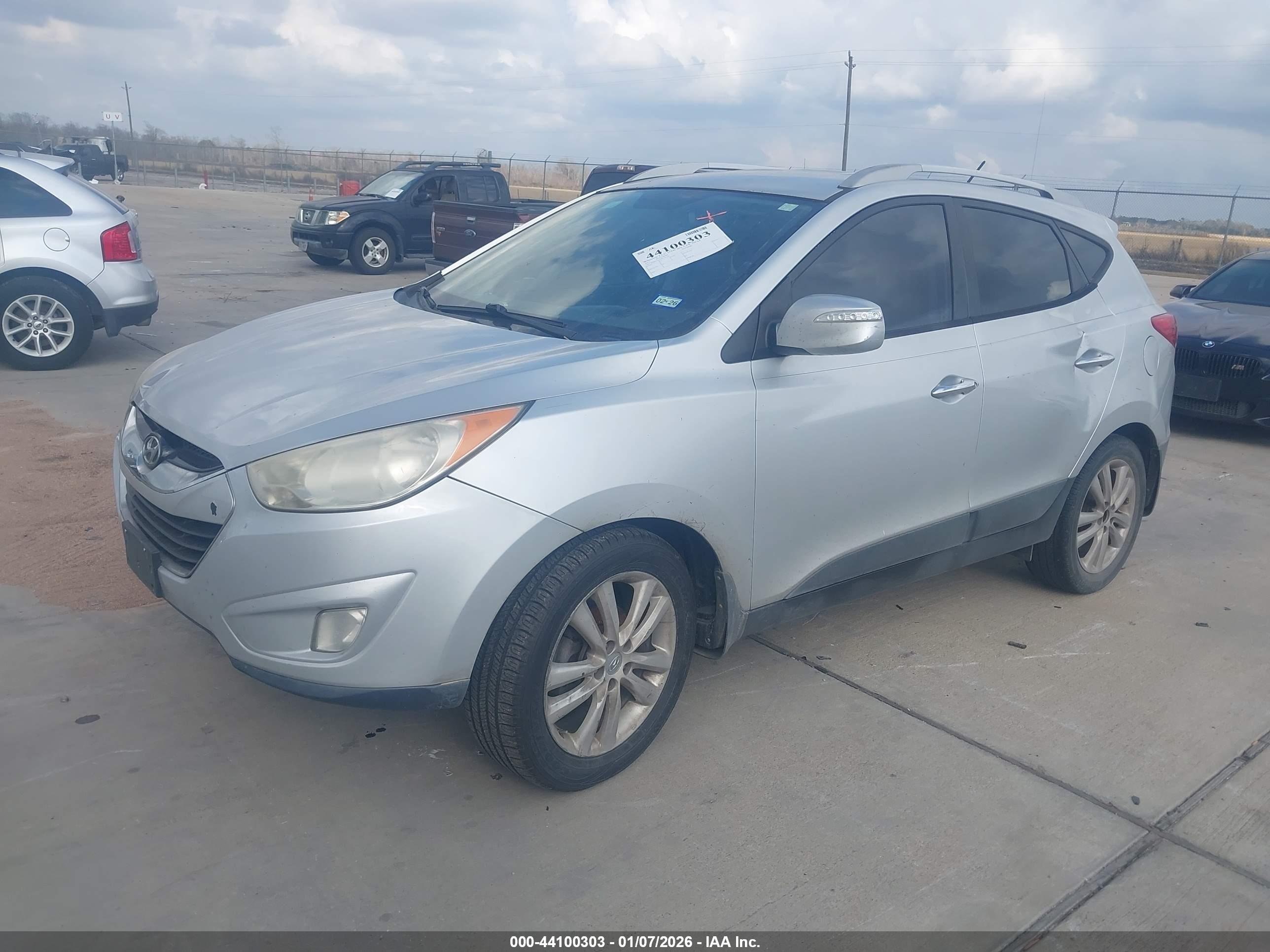 HYUNDAI TUCSON image 2