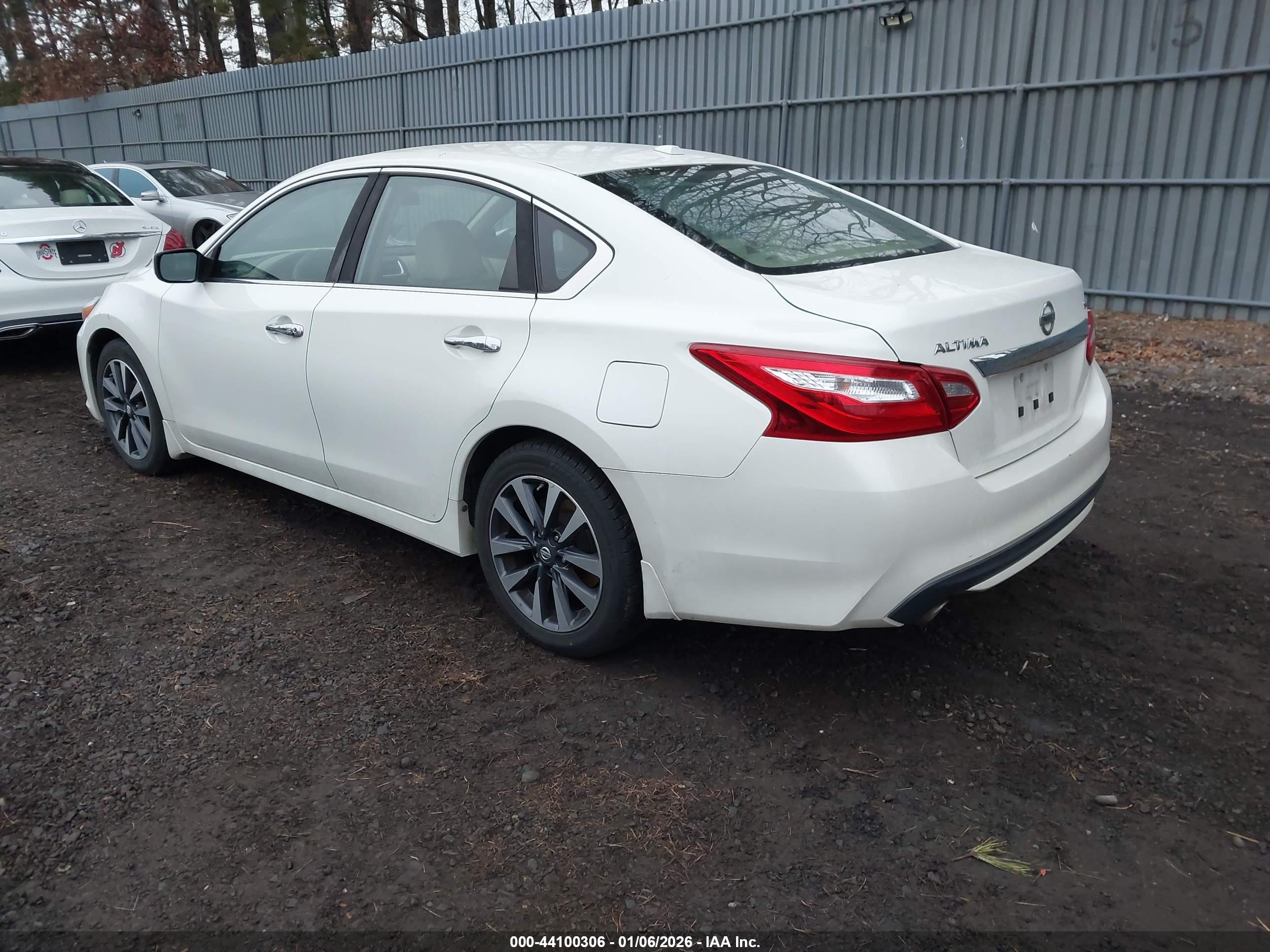 NISSAN ALTIMA image 3