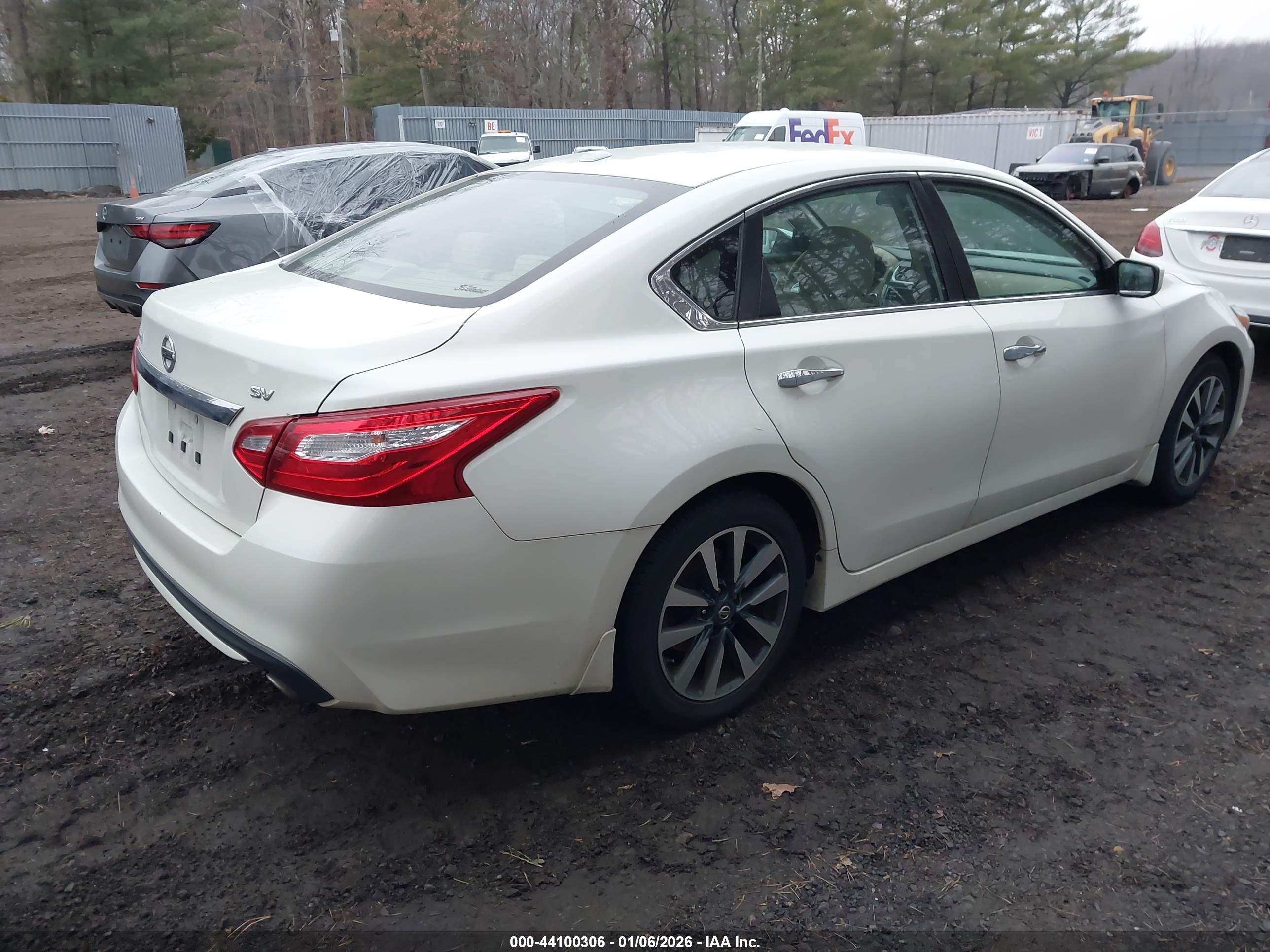 NISSAN ALTIMA image 4