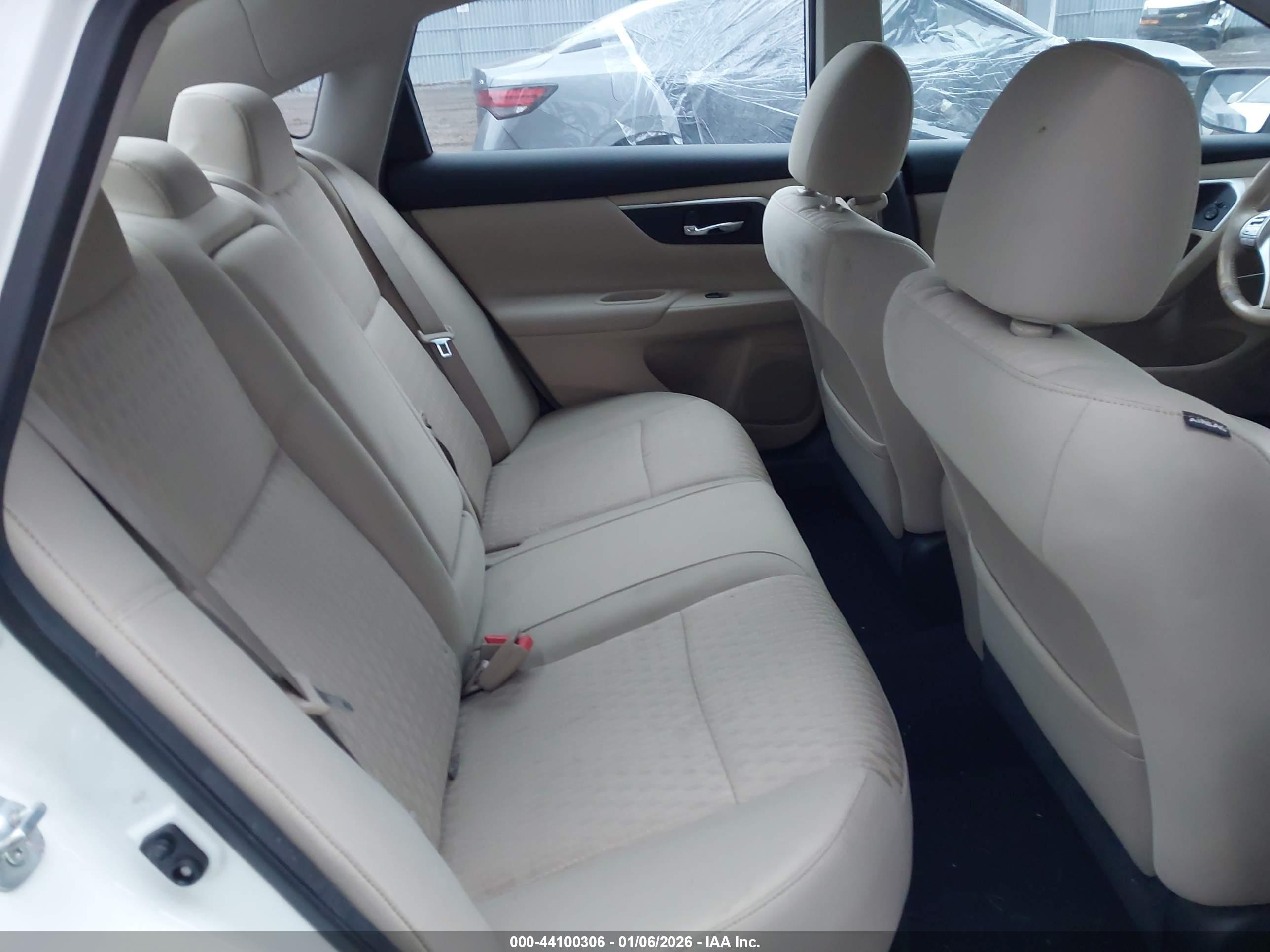 NISSAN ALTIMA image 8