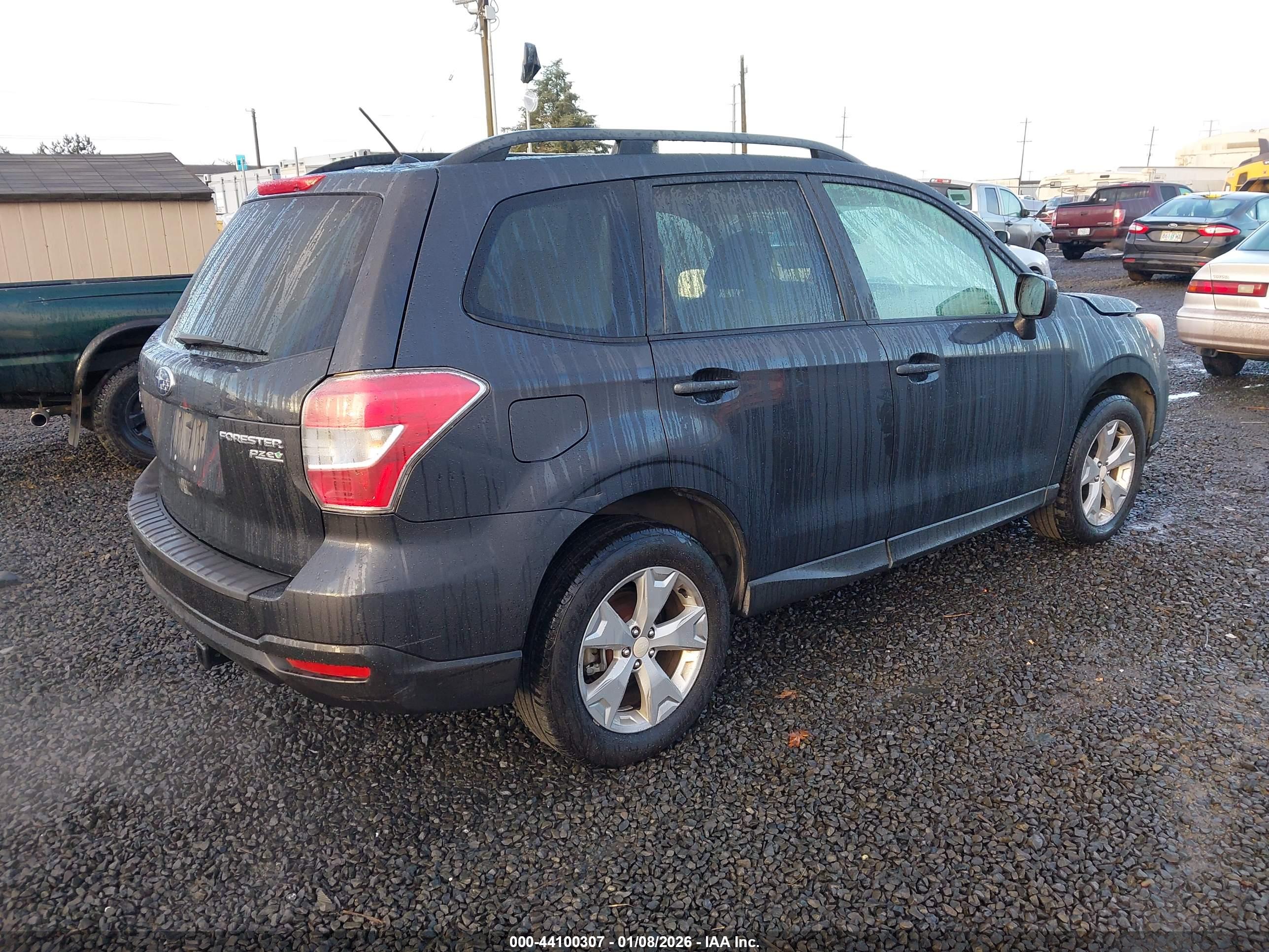 SUBARU FORESTER image 4