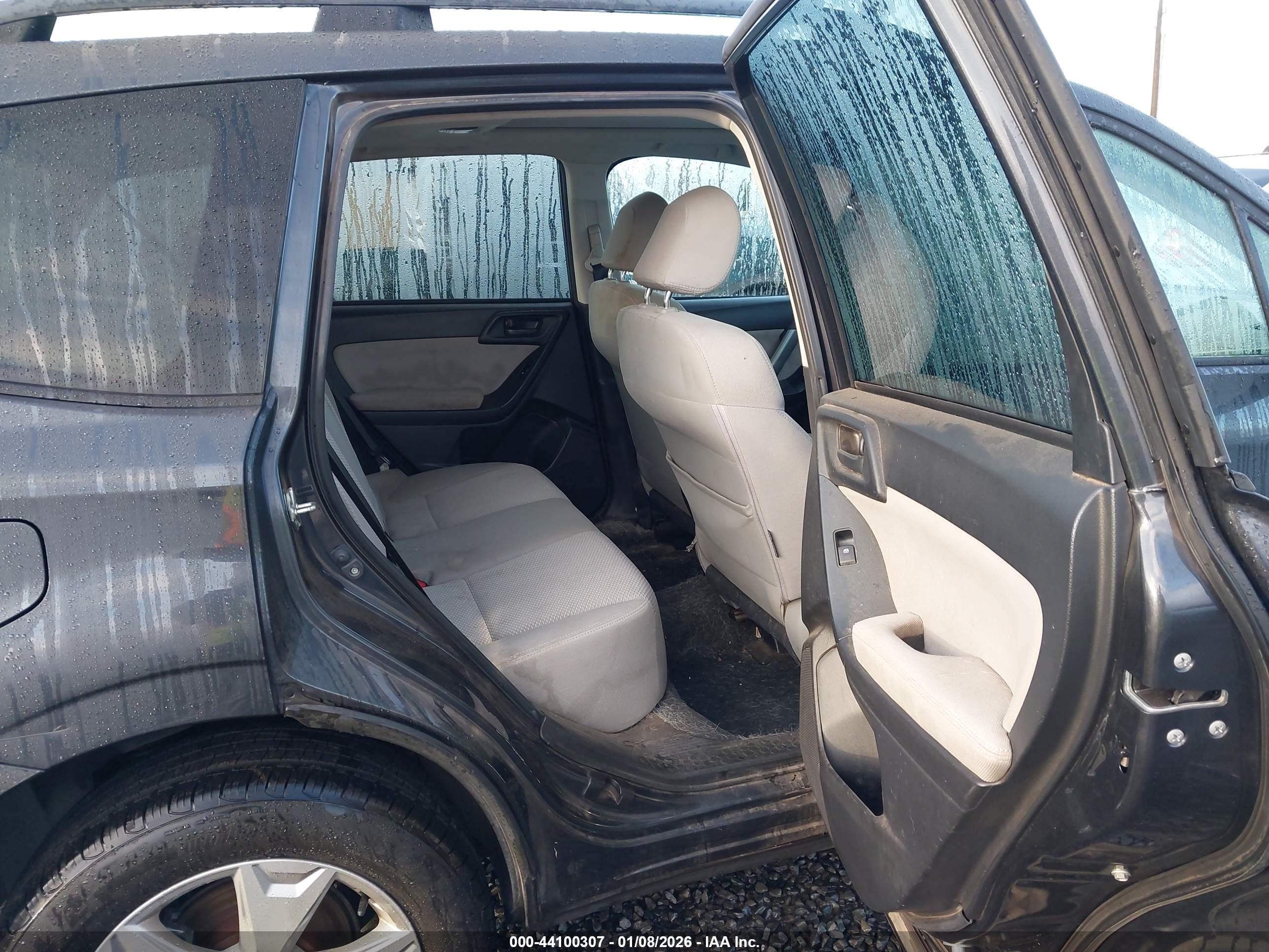SUBARU FORESTER image 8