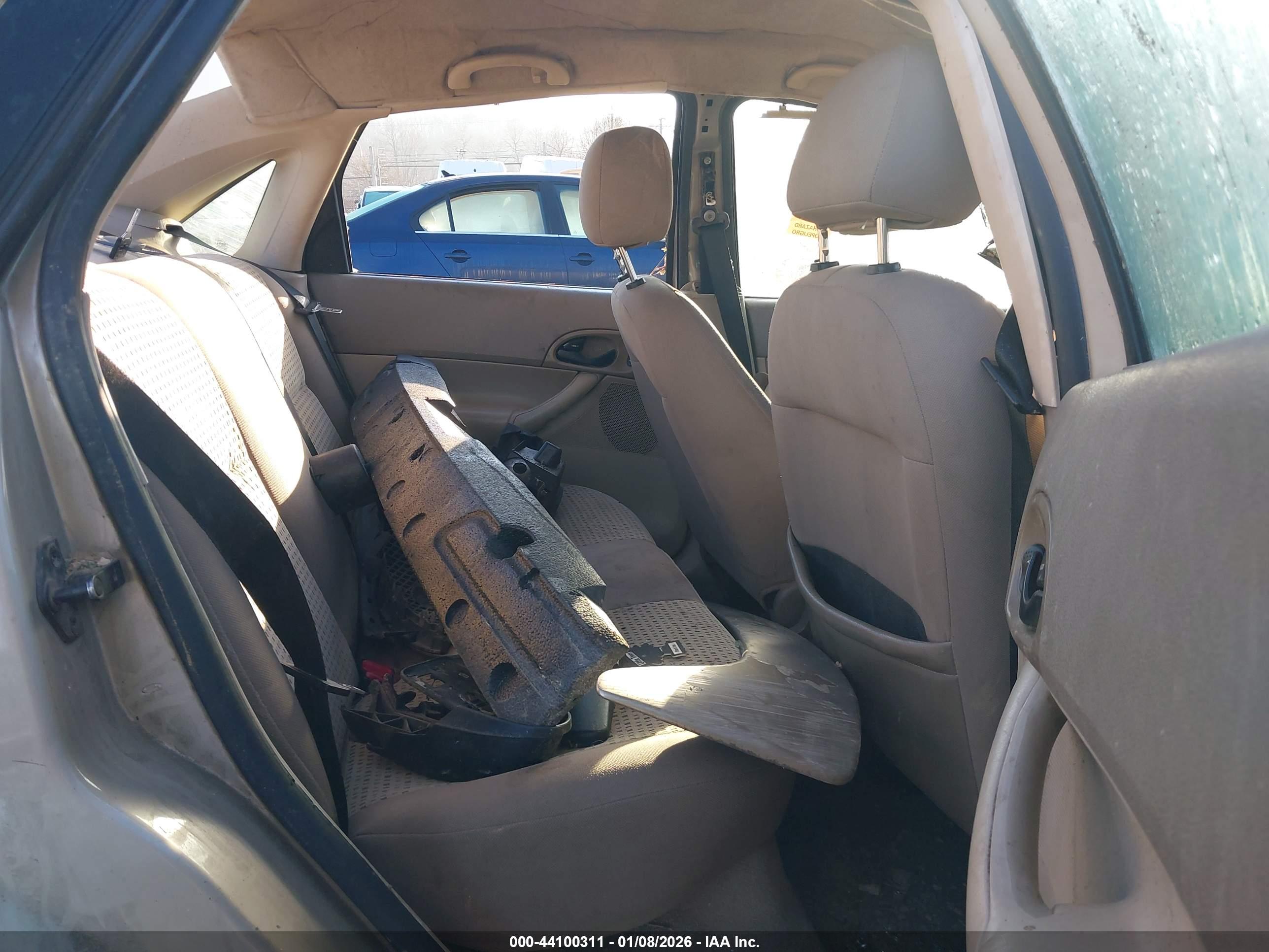 FORD FOCUS image 8
