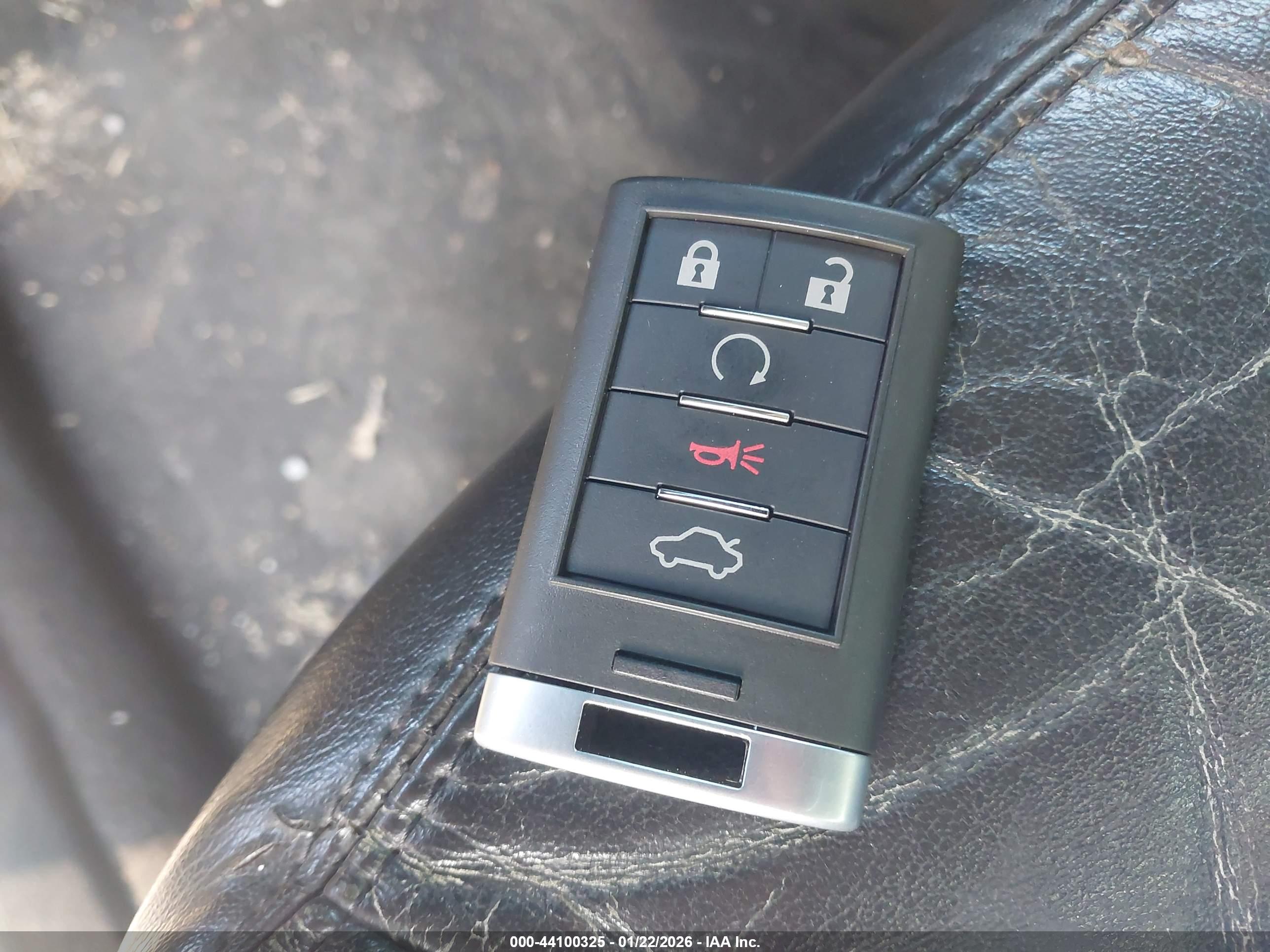 CADILLAC CTS image 11