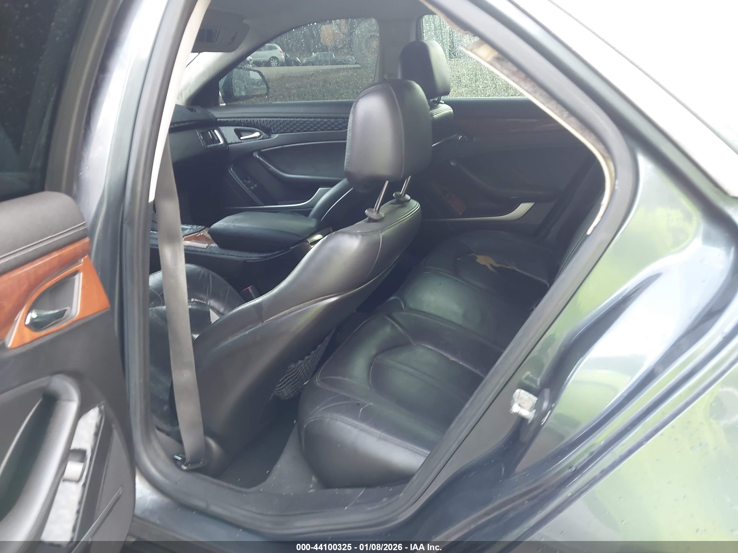 CADILLAC CTS image 8
