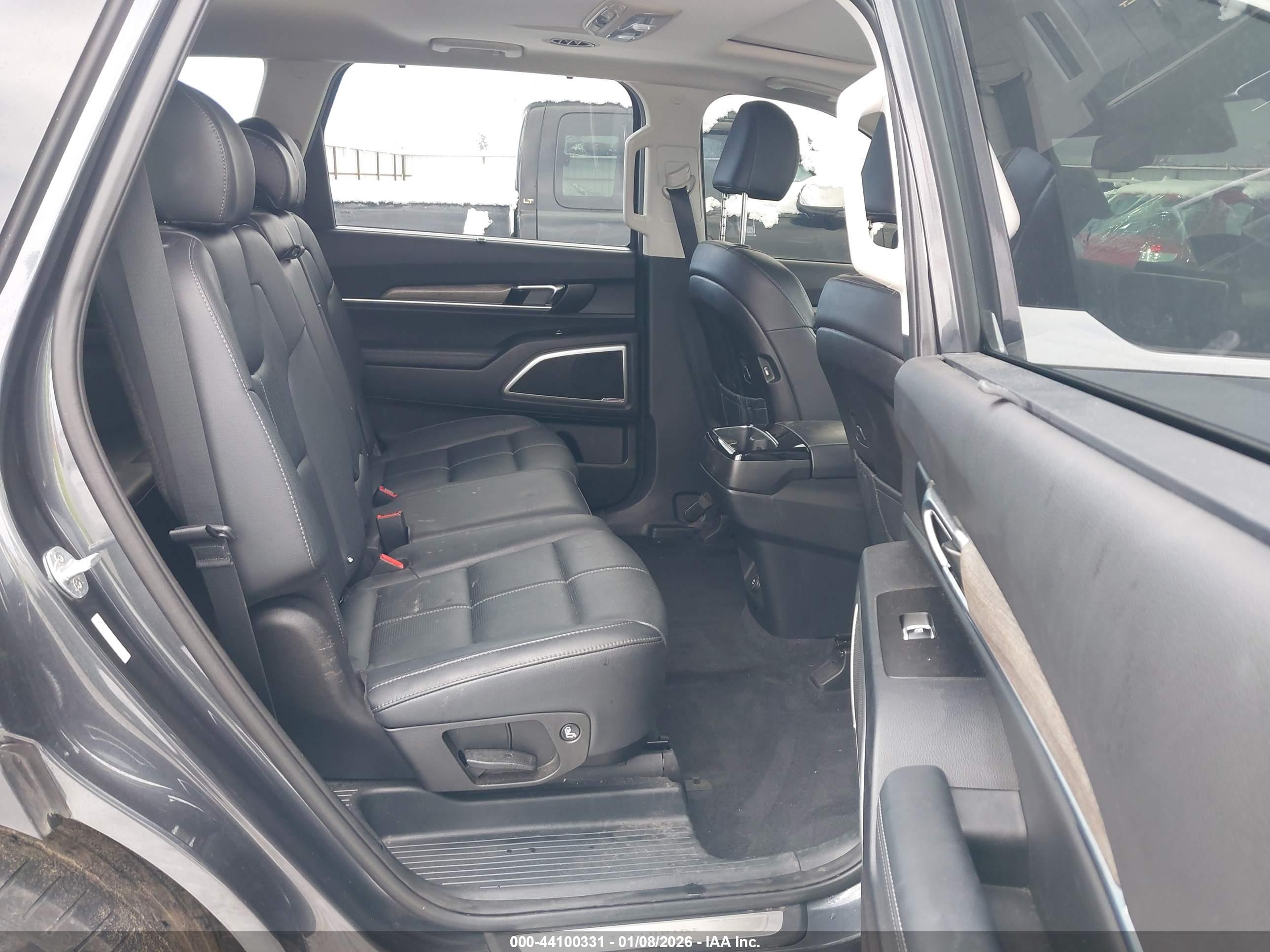 KIA TELLURIDE image 8