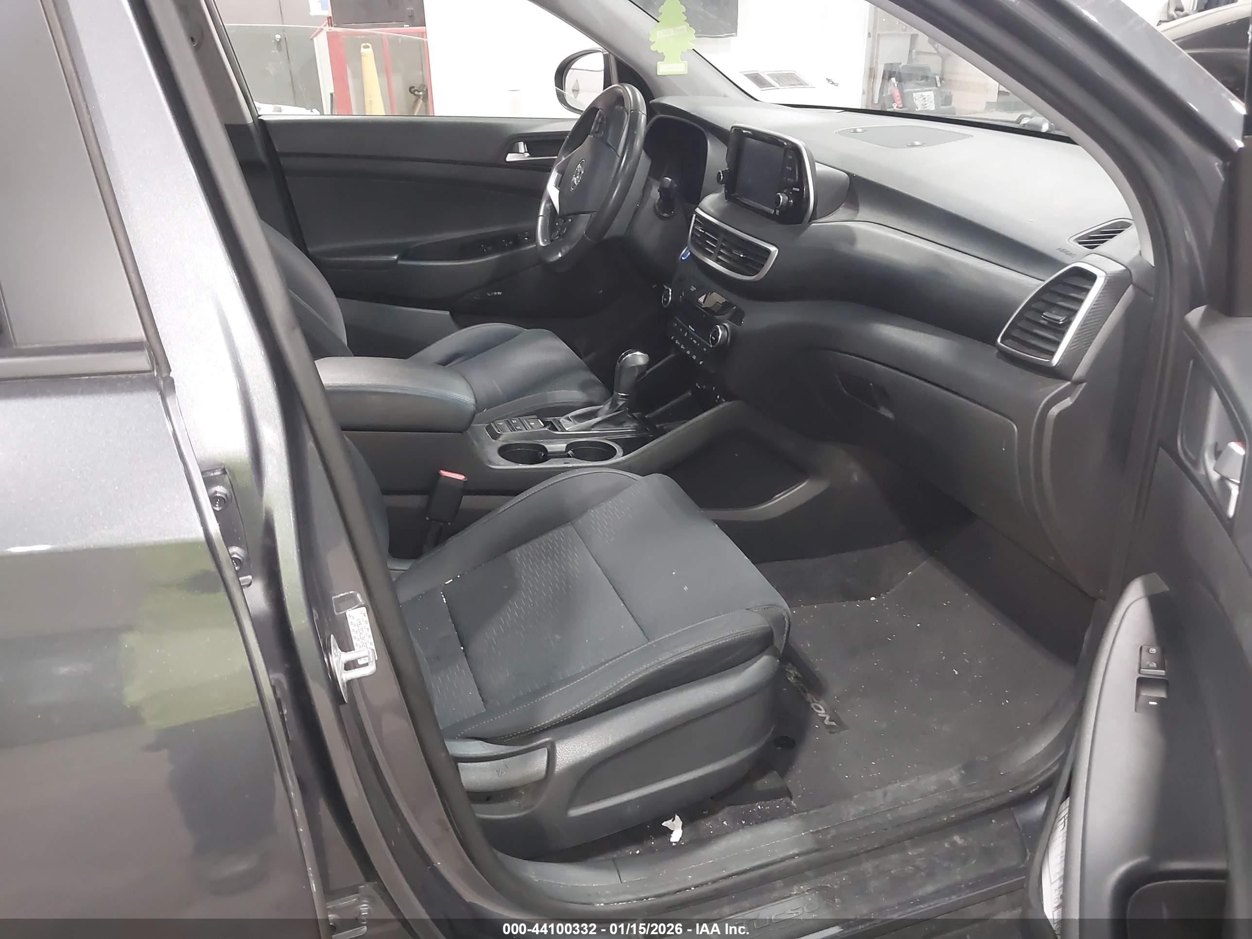 HYUNDAI TUCSON image 5