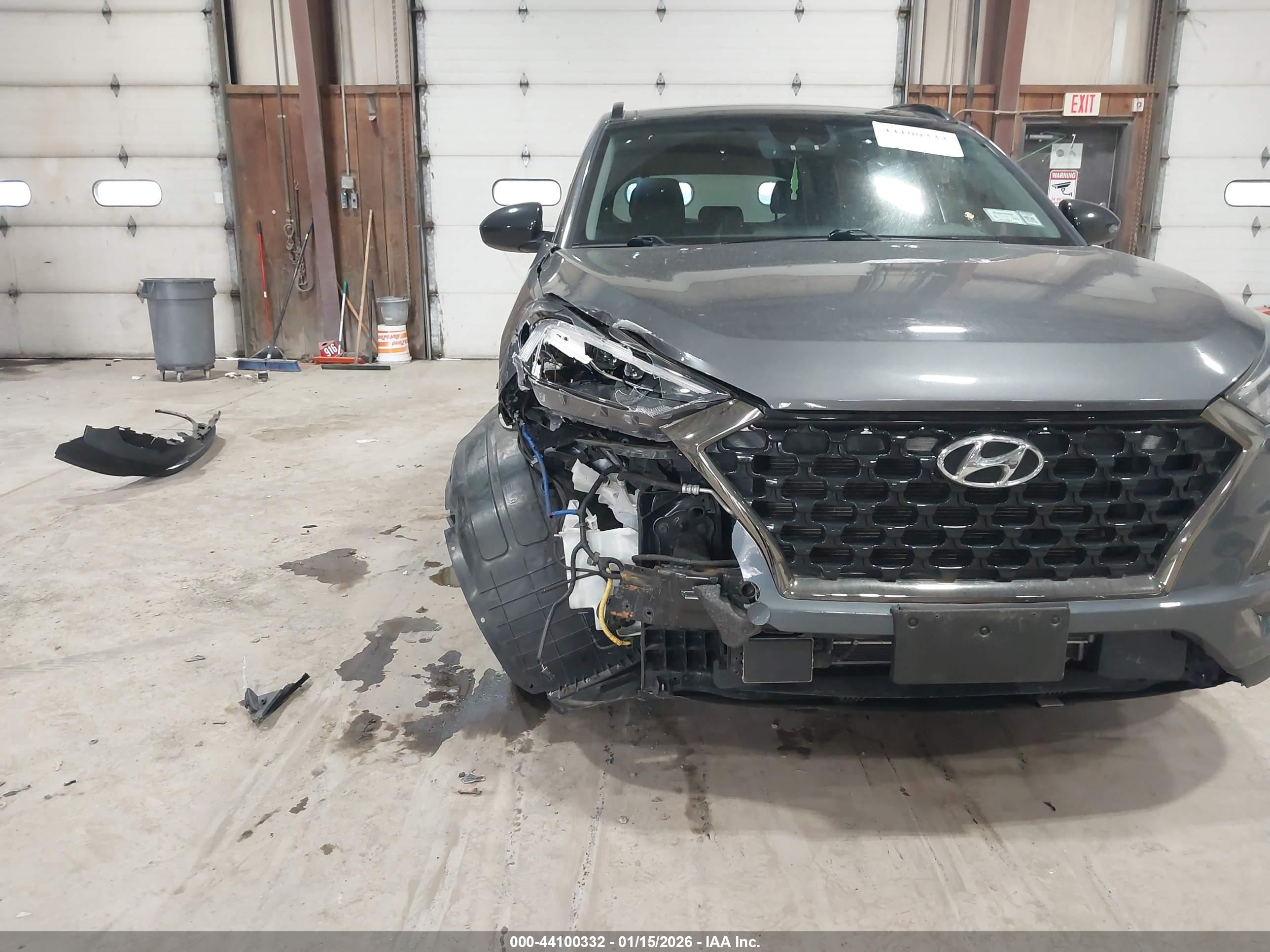 HYUNDAI TUCSON image 6