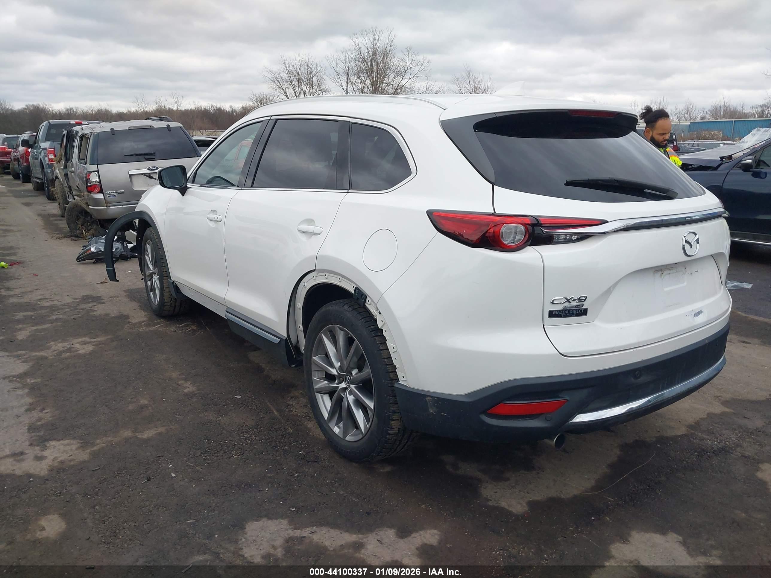MAZDA CX-9 image 3