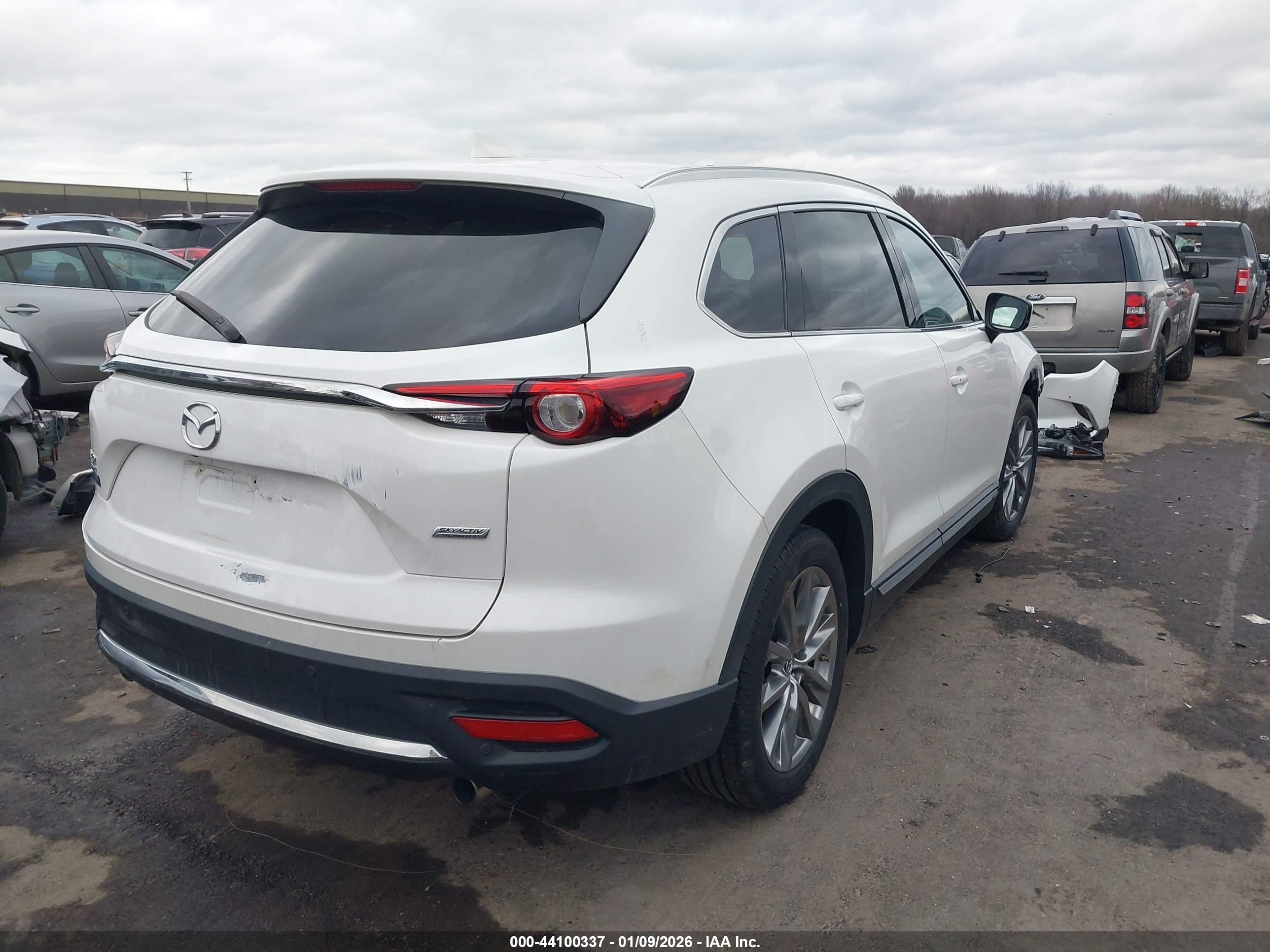 MAZDA CX-9 image 4