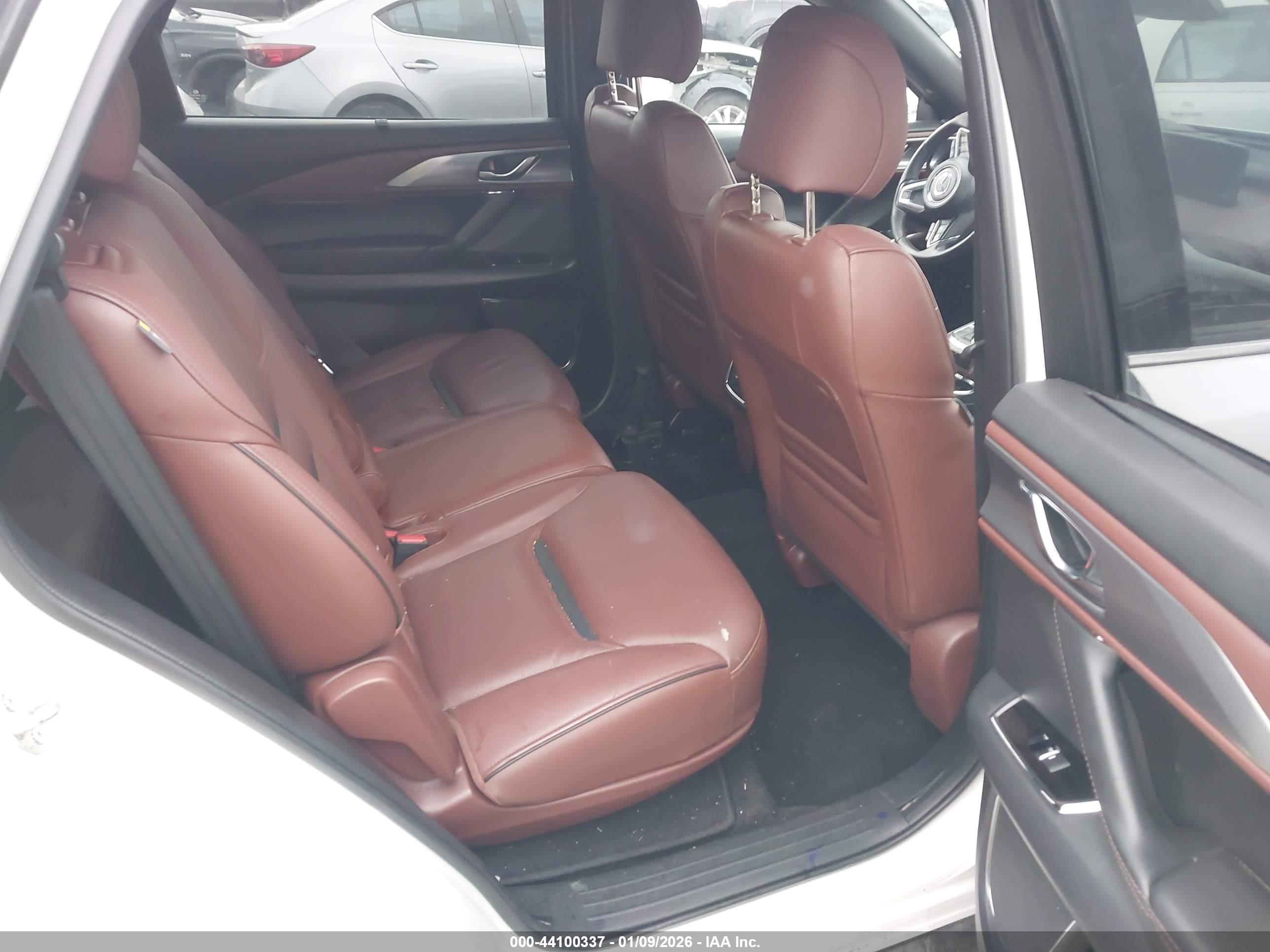 MAZDA CX-9 image 8