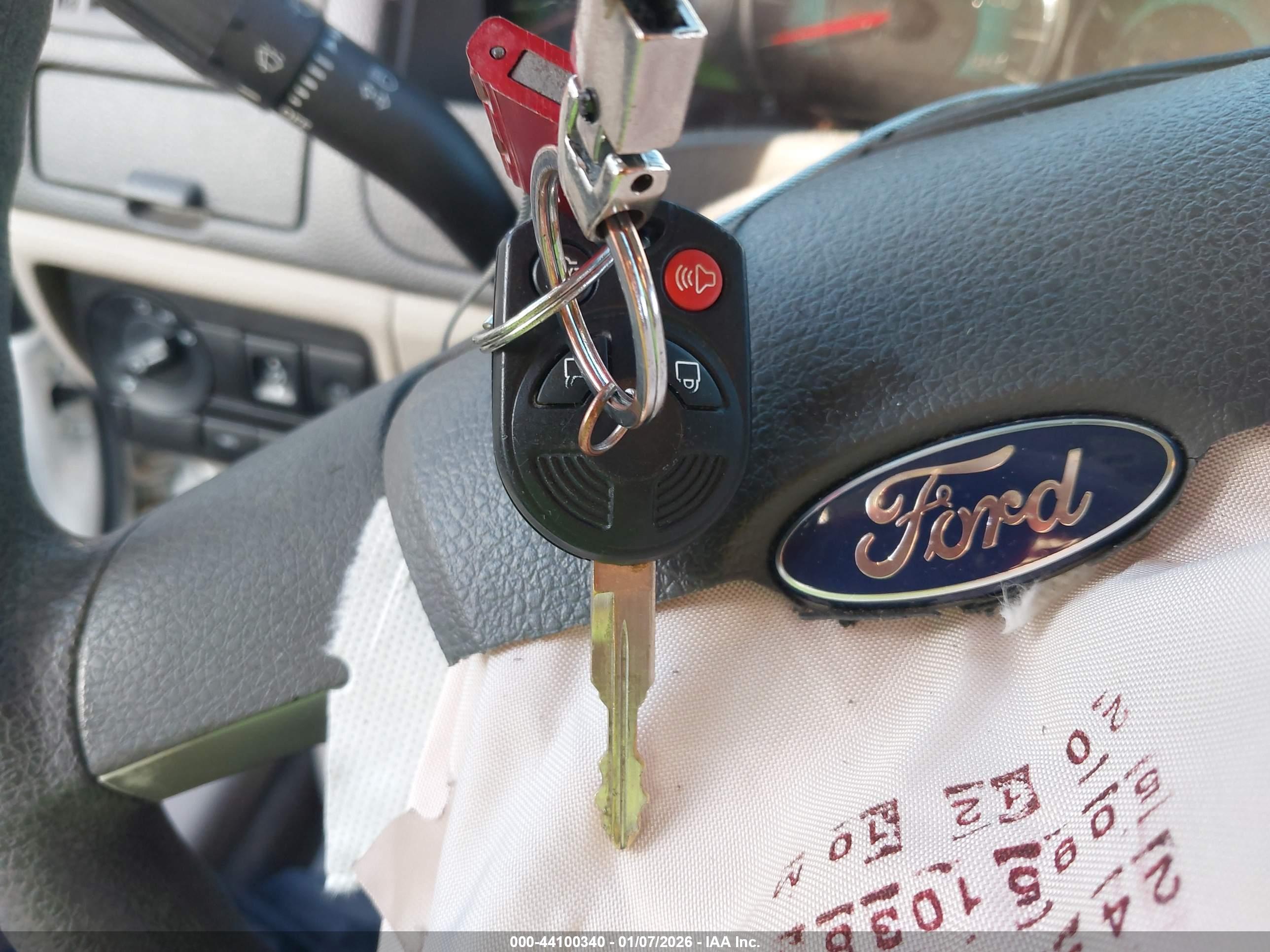 FORD FUSION image 11