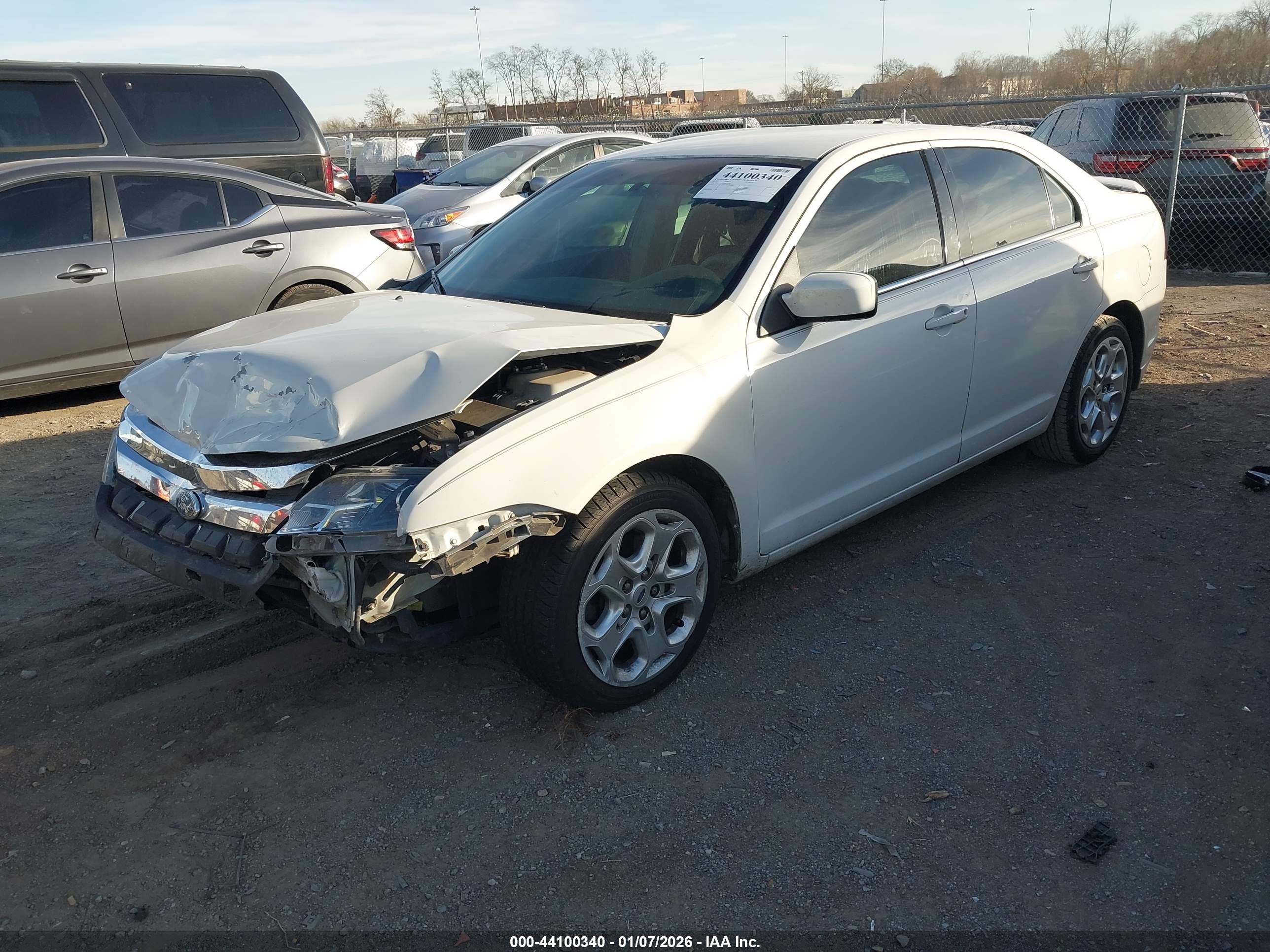 FORD FUSION image 2