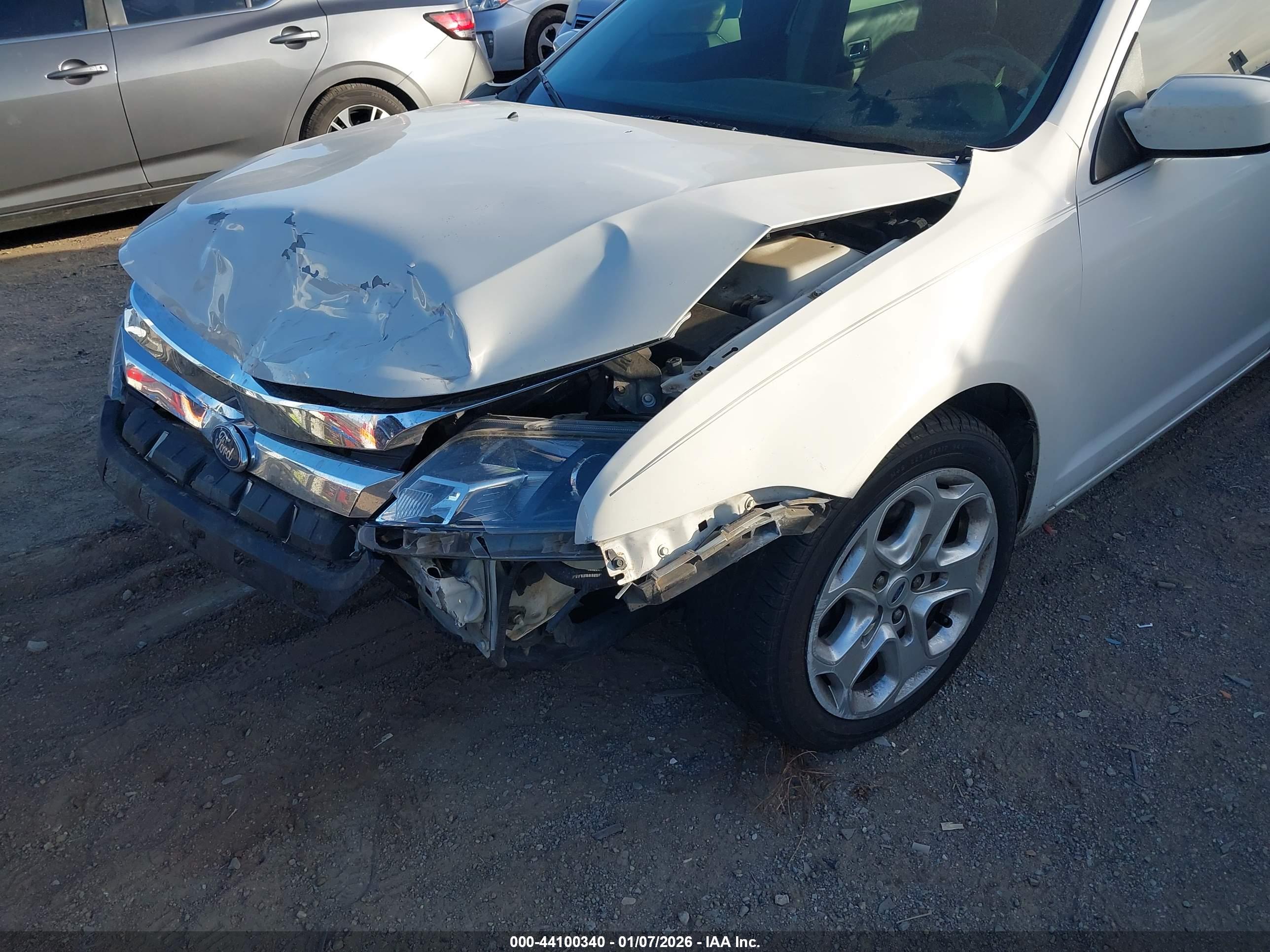FORD FUSION image 6