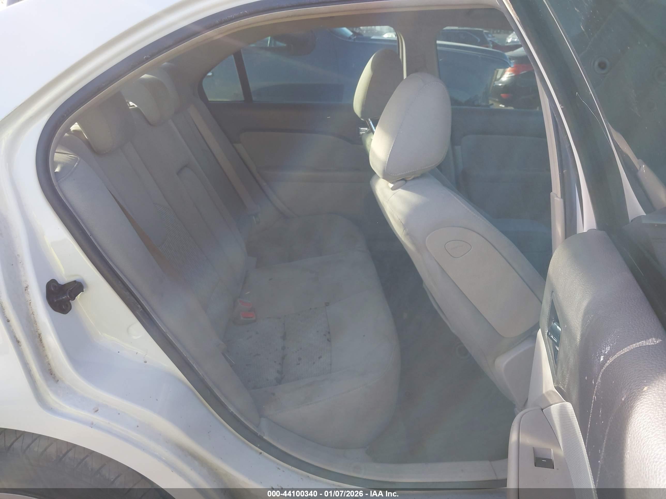 FORD FUSION image 8