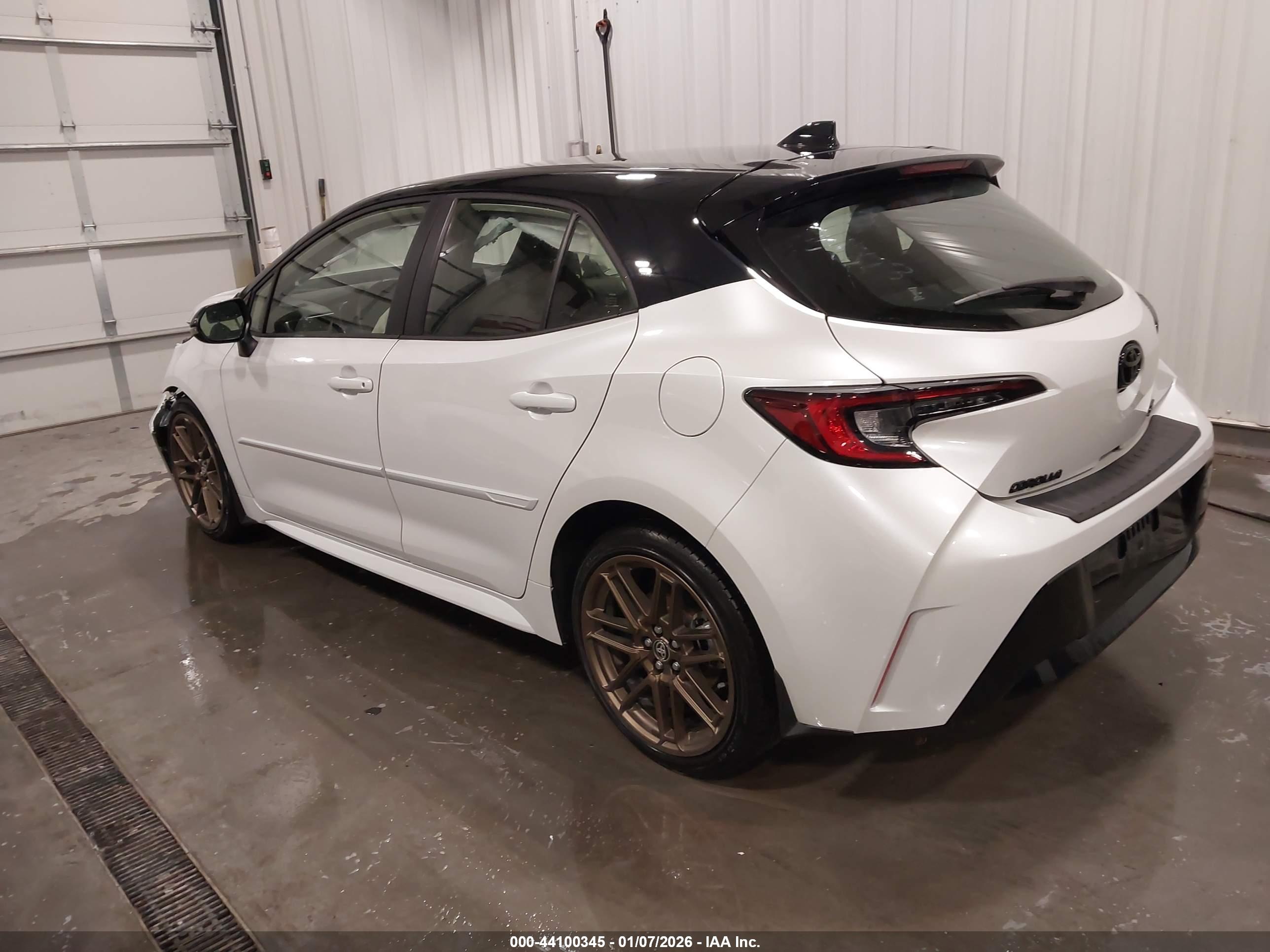 TOYOTA COROLLA image 3