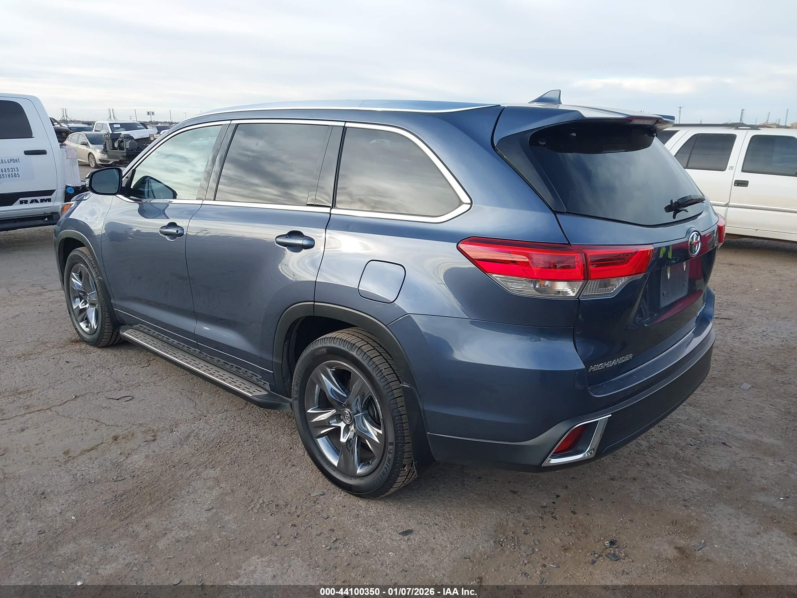 TOYOTA HIGHLANDER image 3