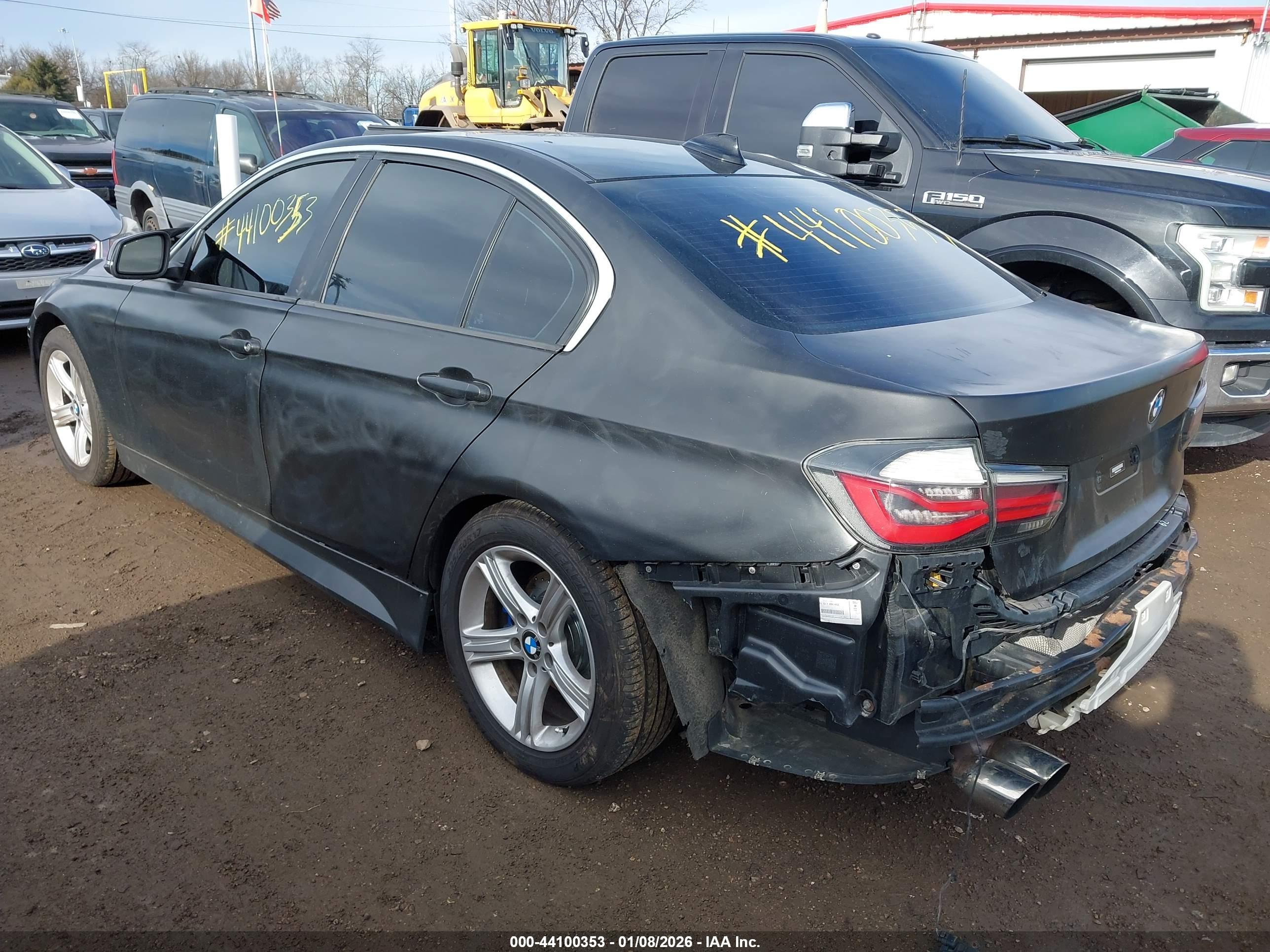 BMW 328I image 3