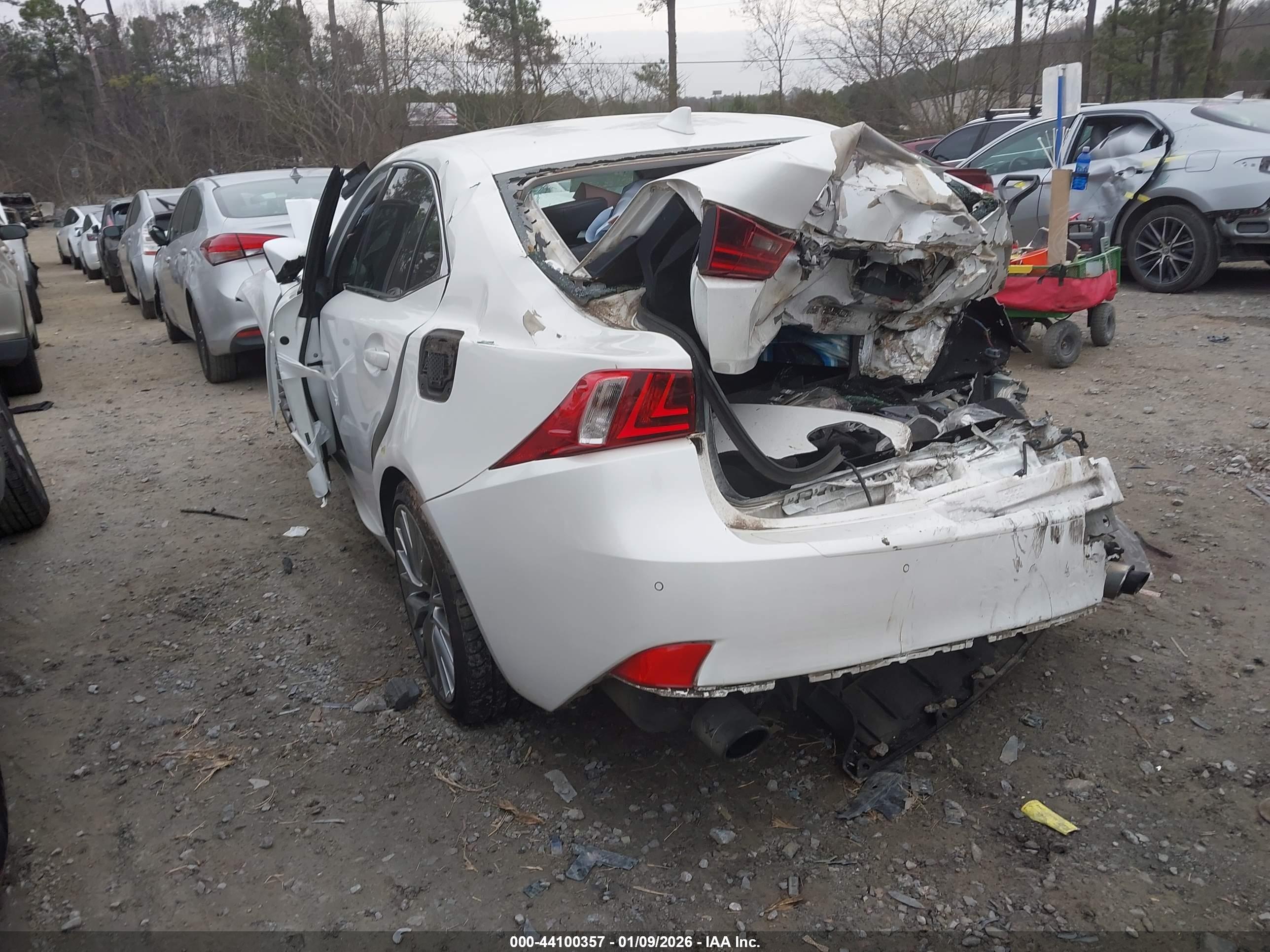 LEXUS IS image 3