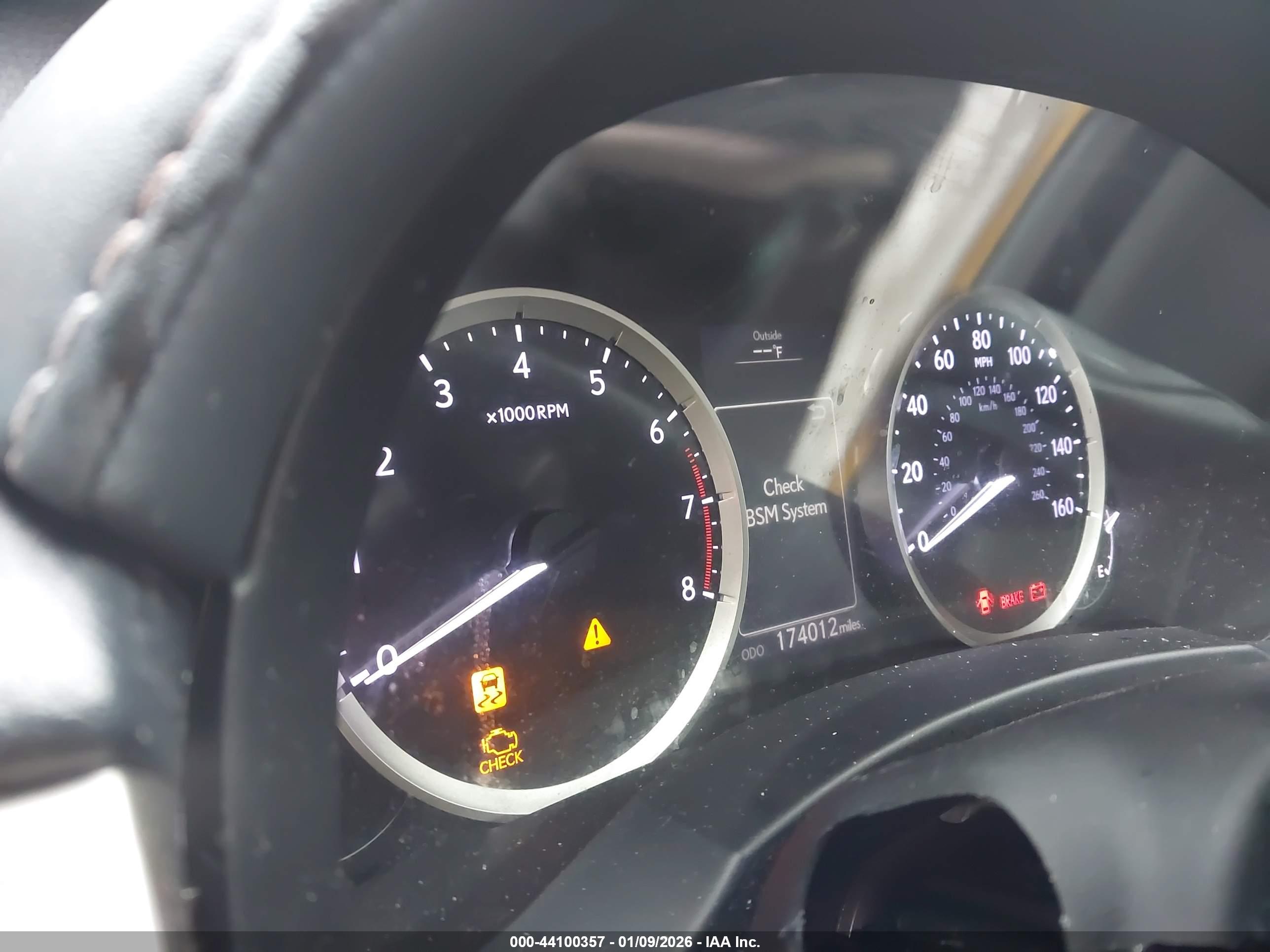LEXUS IS image 7