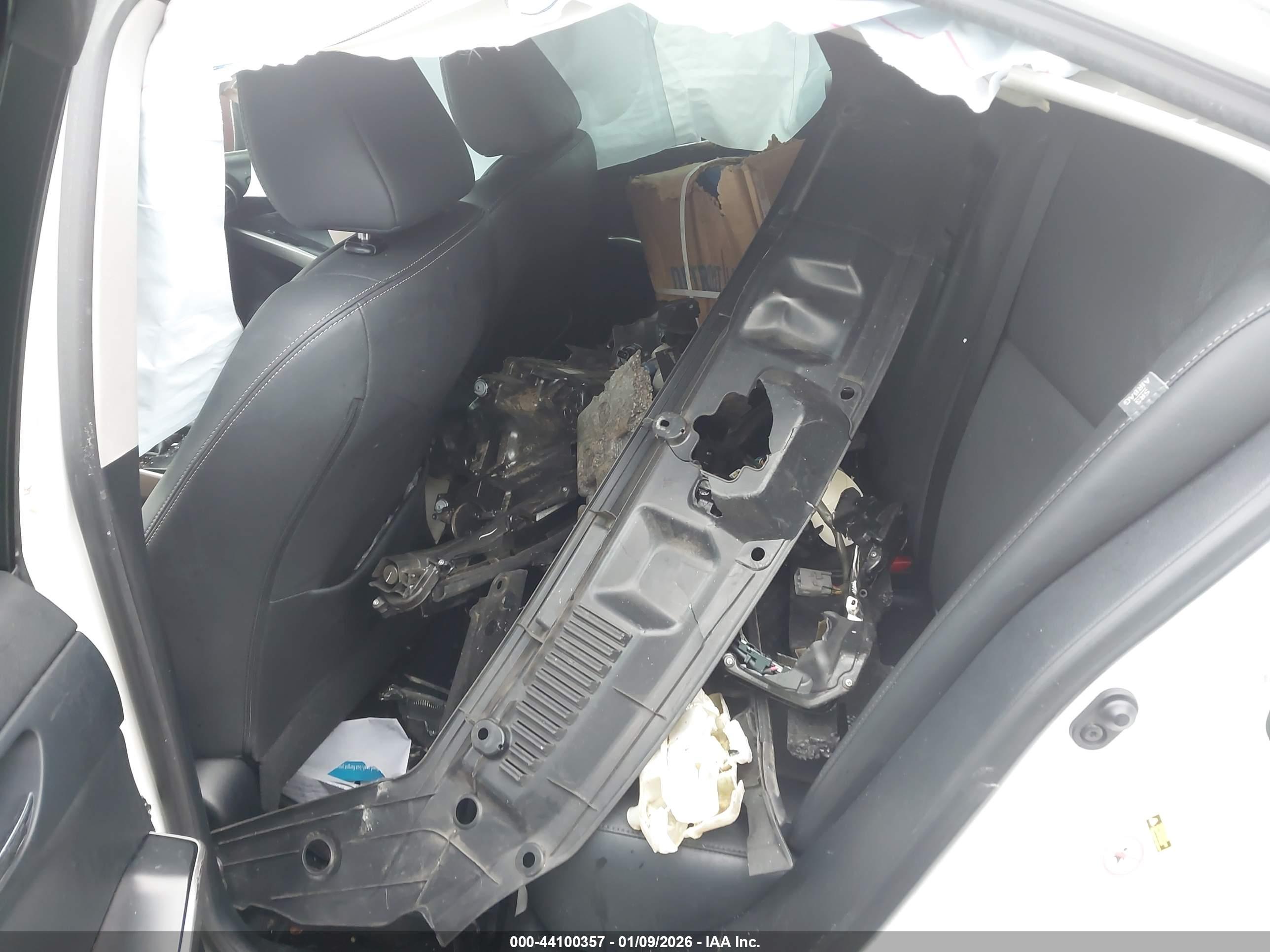 LEXUS IS image 8